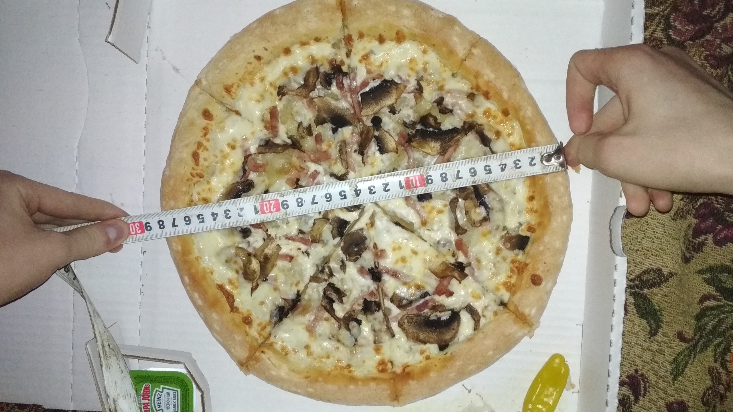 Вес пиццы 23 см папа Джонс