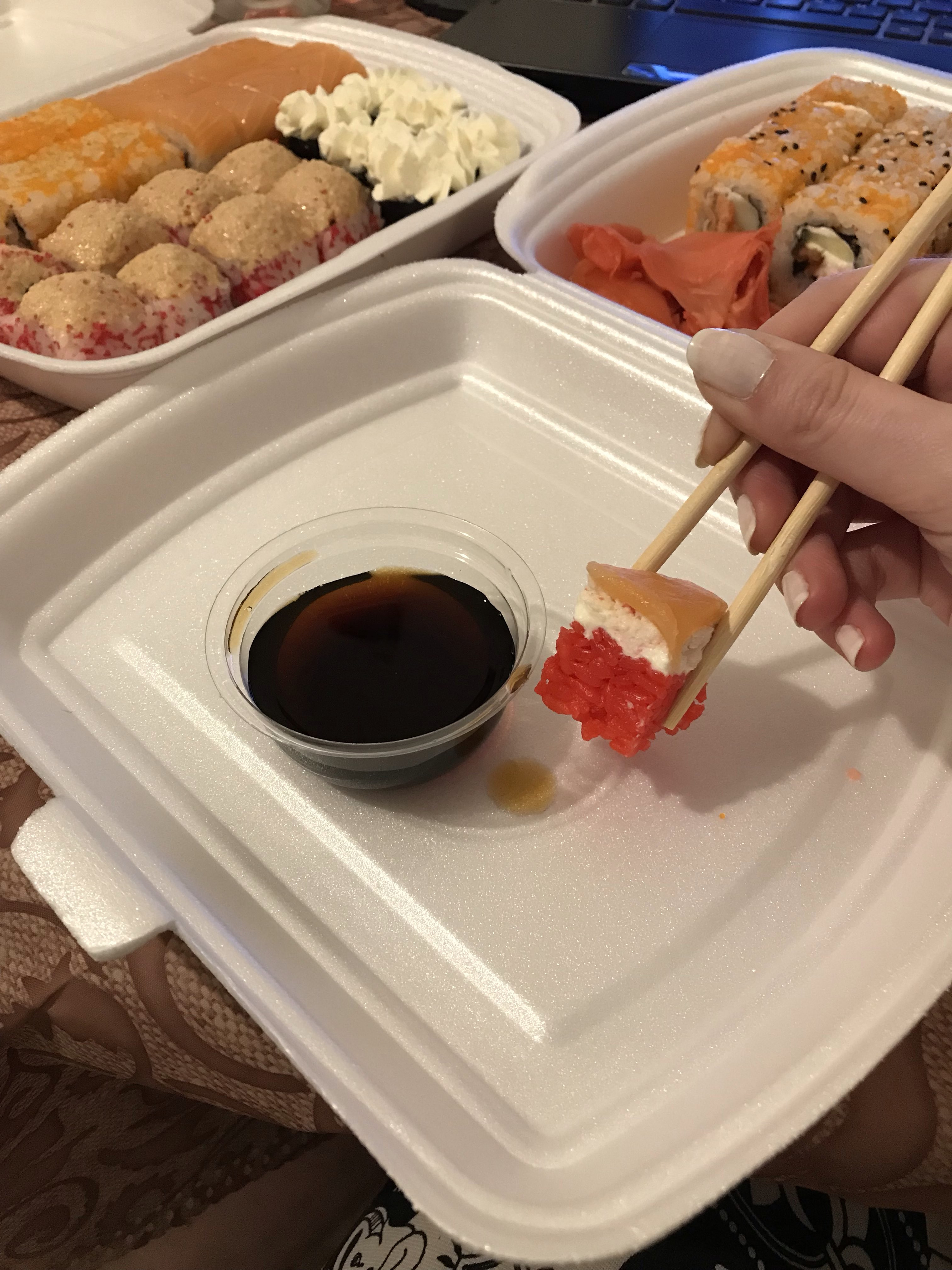 Суши вок. Sushi Wok Челябинск. Суши вок хозяин. Поке суши вок.