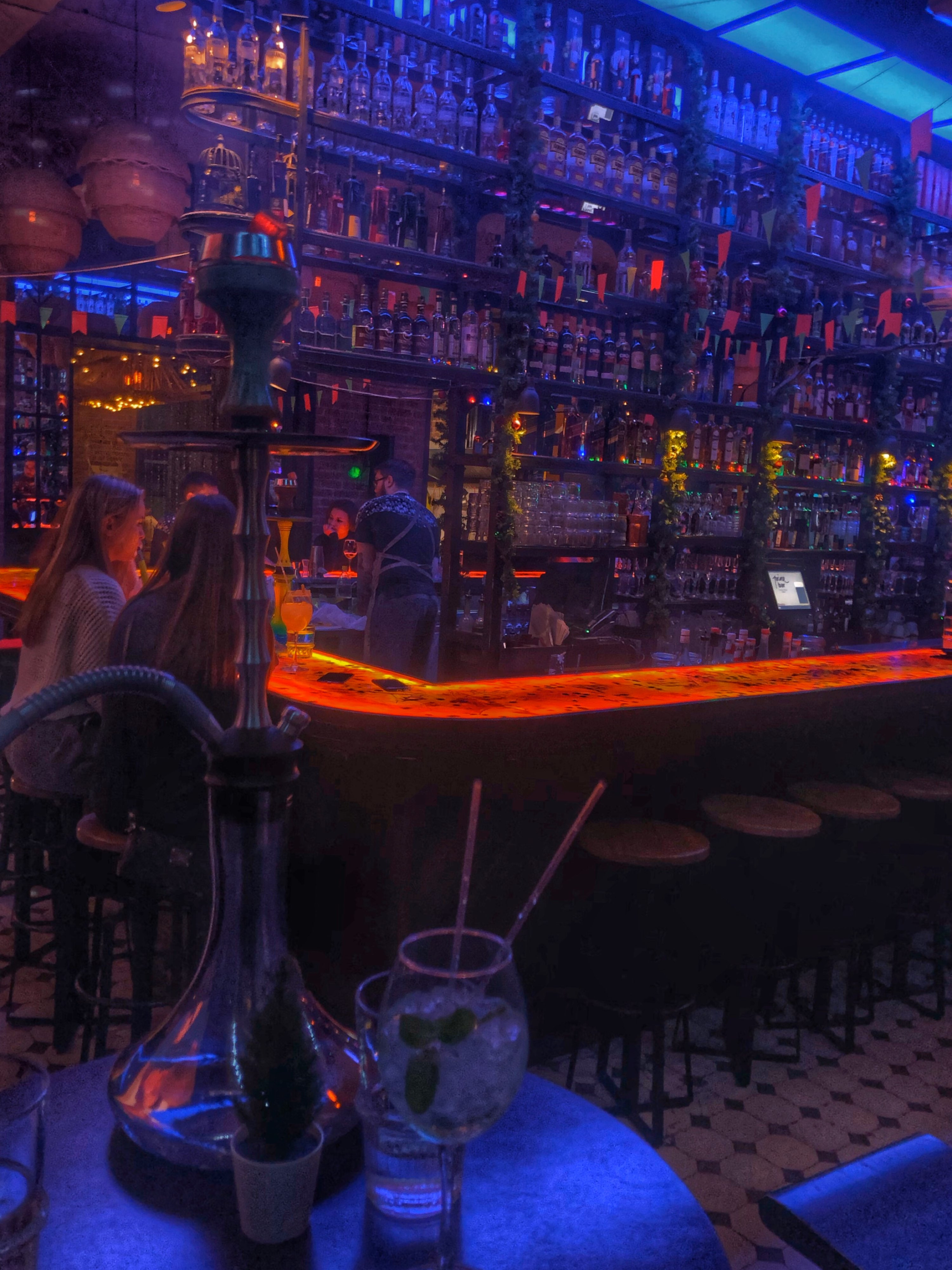 Бары омск. Pine Bar ул Карла Либкнехта 2. Pine Bar Омск. Пейнт бар Омск. Бар Трансильвания Омск.