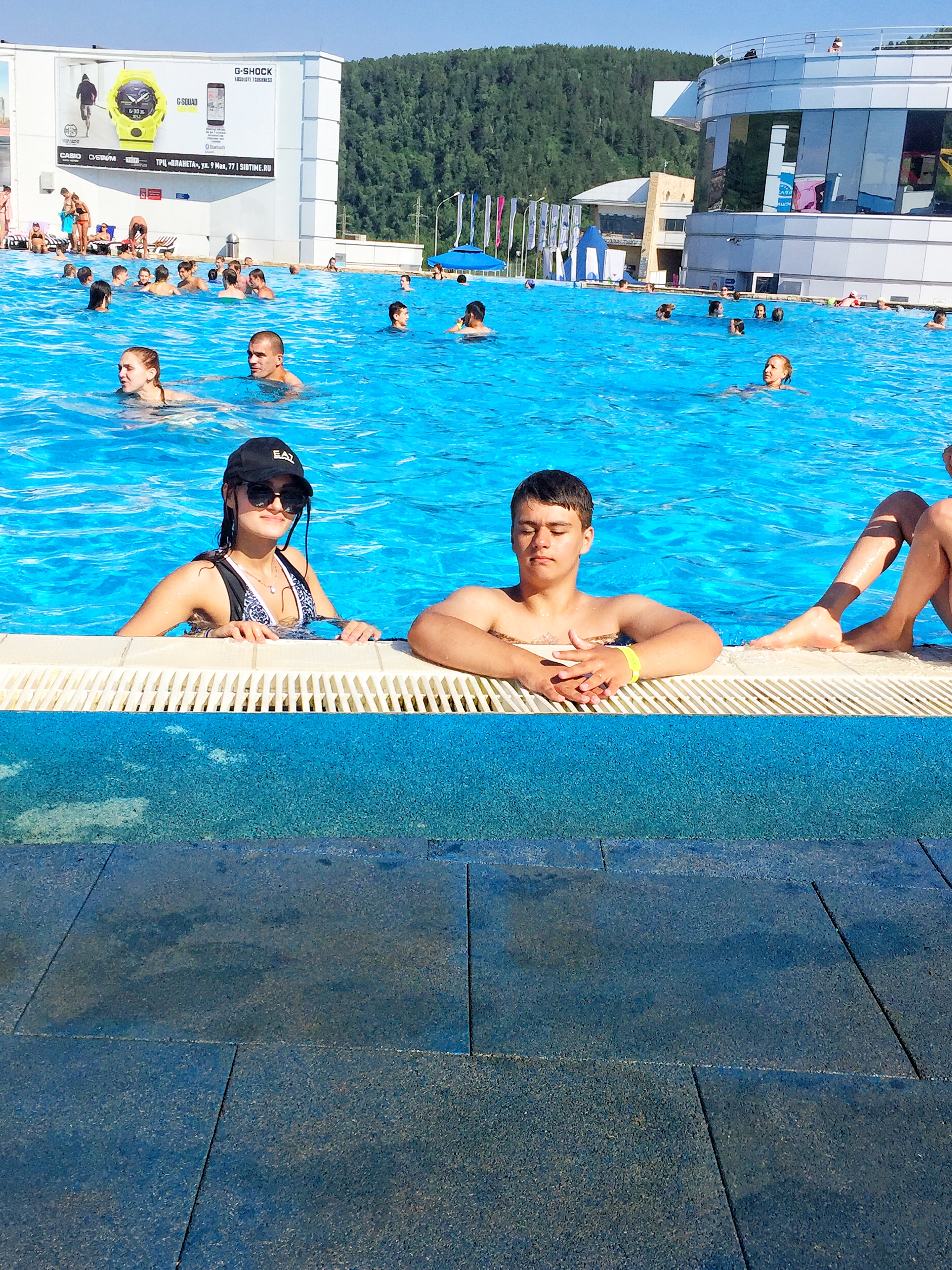 Бассейн в бобровом логу красноярск. Бассейн в бобровом логу красноярск. Фанпарк бобровый лог красноярск. Мираж бассейн. Бассейн в бобровом логу красноярск.