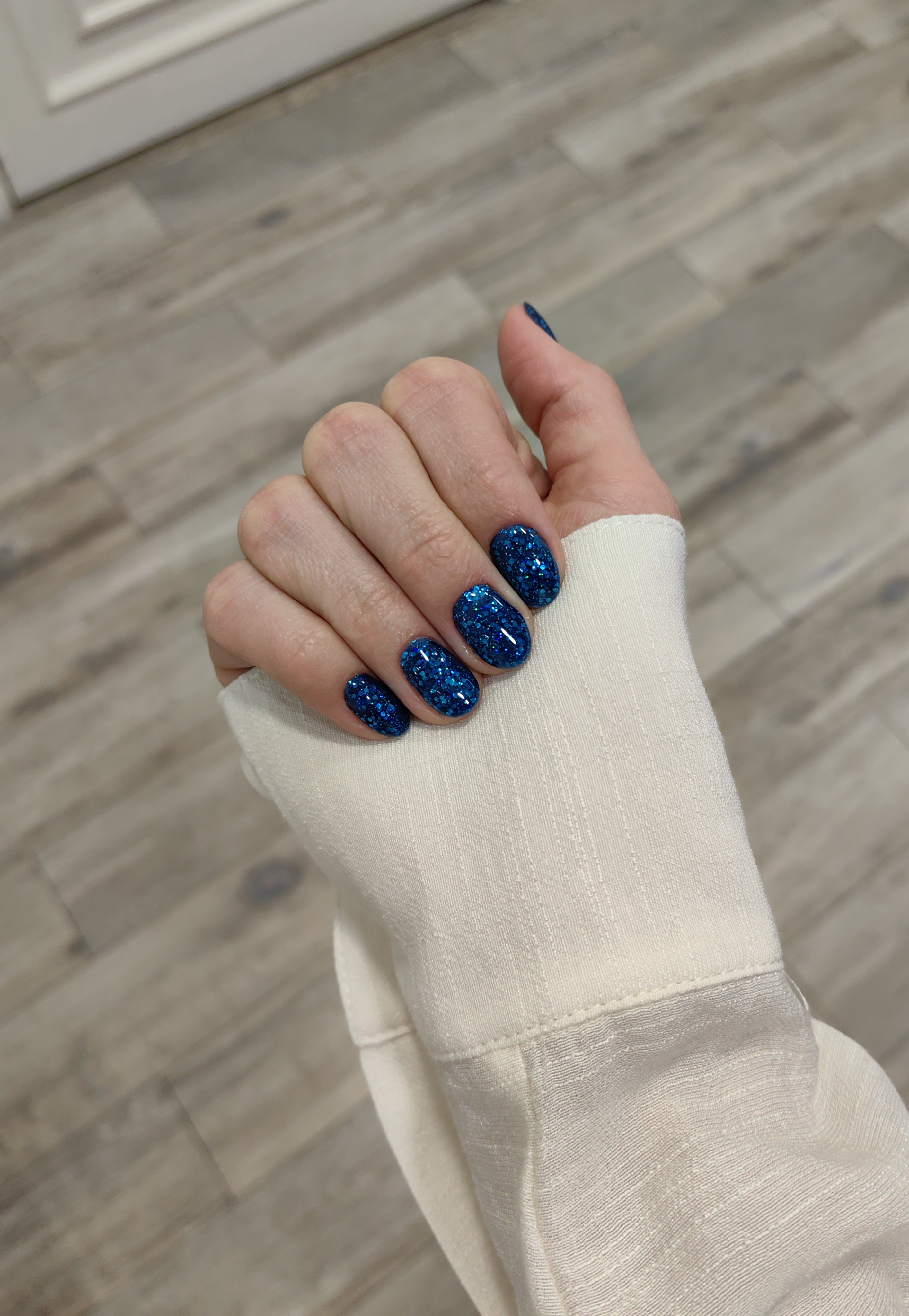 Вакансия SMM в салон Leona Nails