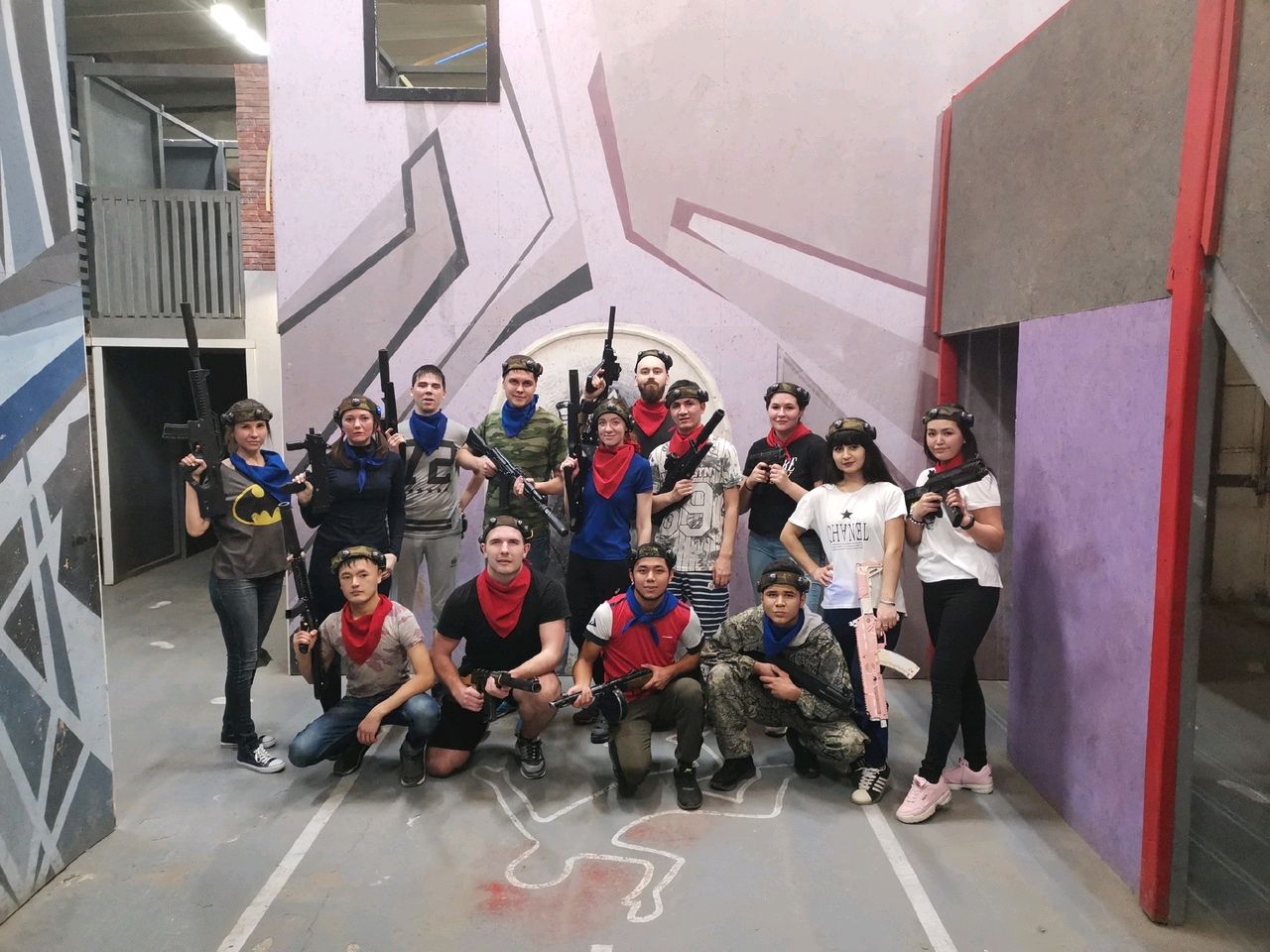 Аванпост лазертаг. Лазертаг в красноярске. Аванпост лазертаг. Лазертаг комсомолл красноярск. Лезе лазерный пейнтбол.