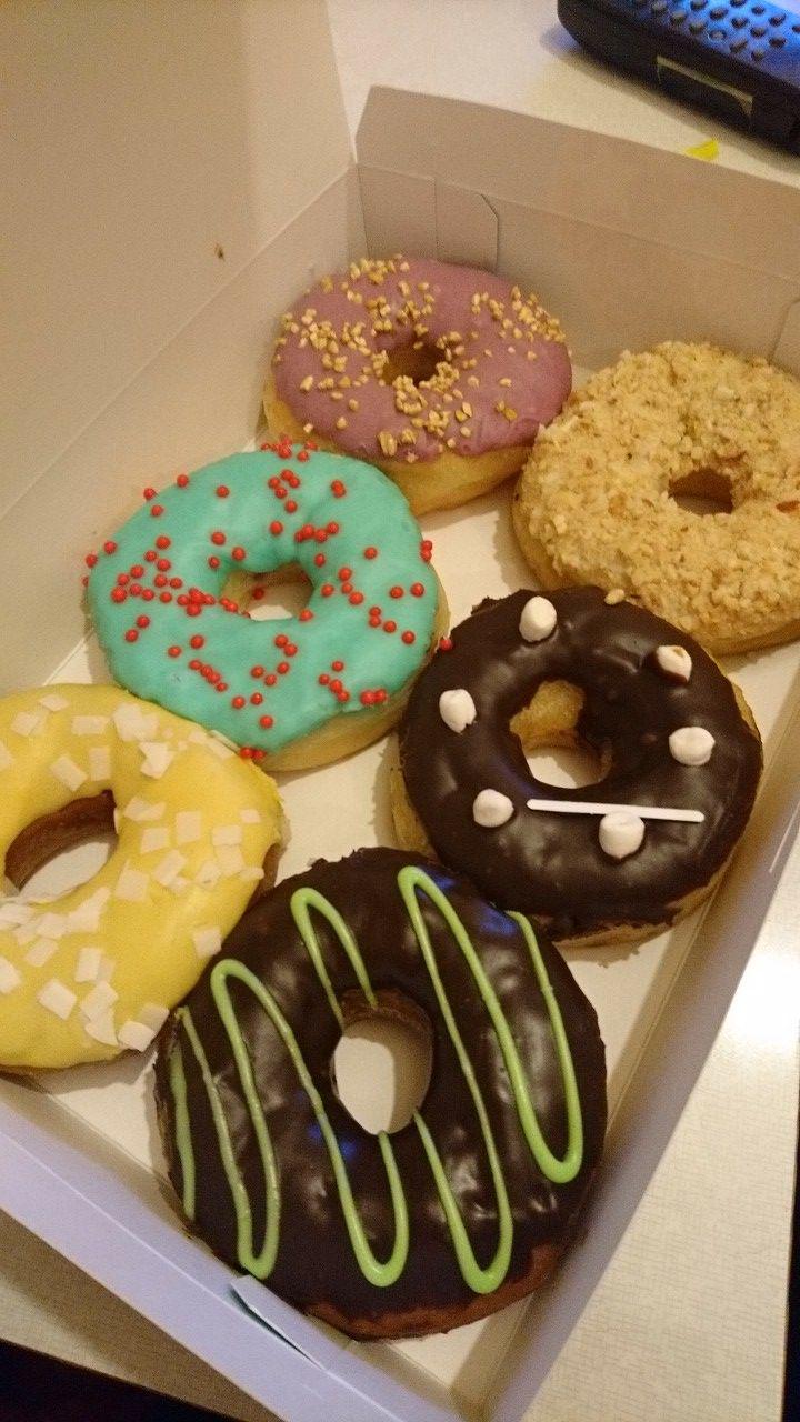 Star donuts. Star Donuts пончики. Донатс кафе Екатеринбург. Пончики Донатс кафе. Star Donuts Екатеринбург.