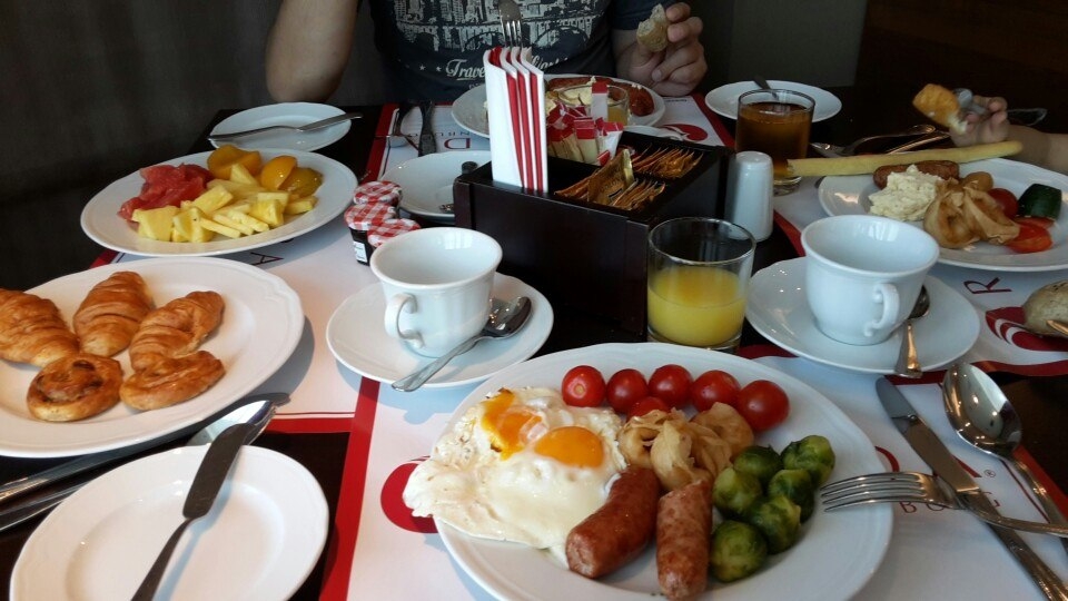 Позавтракать в екатеринбурге