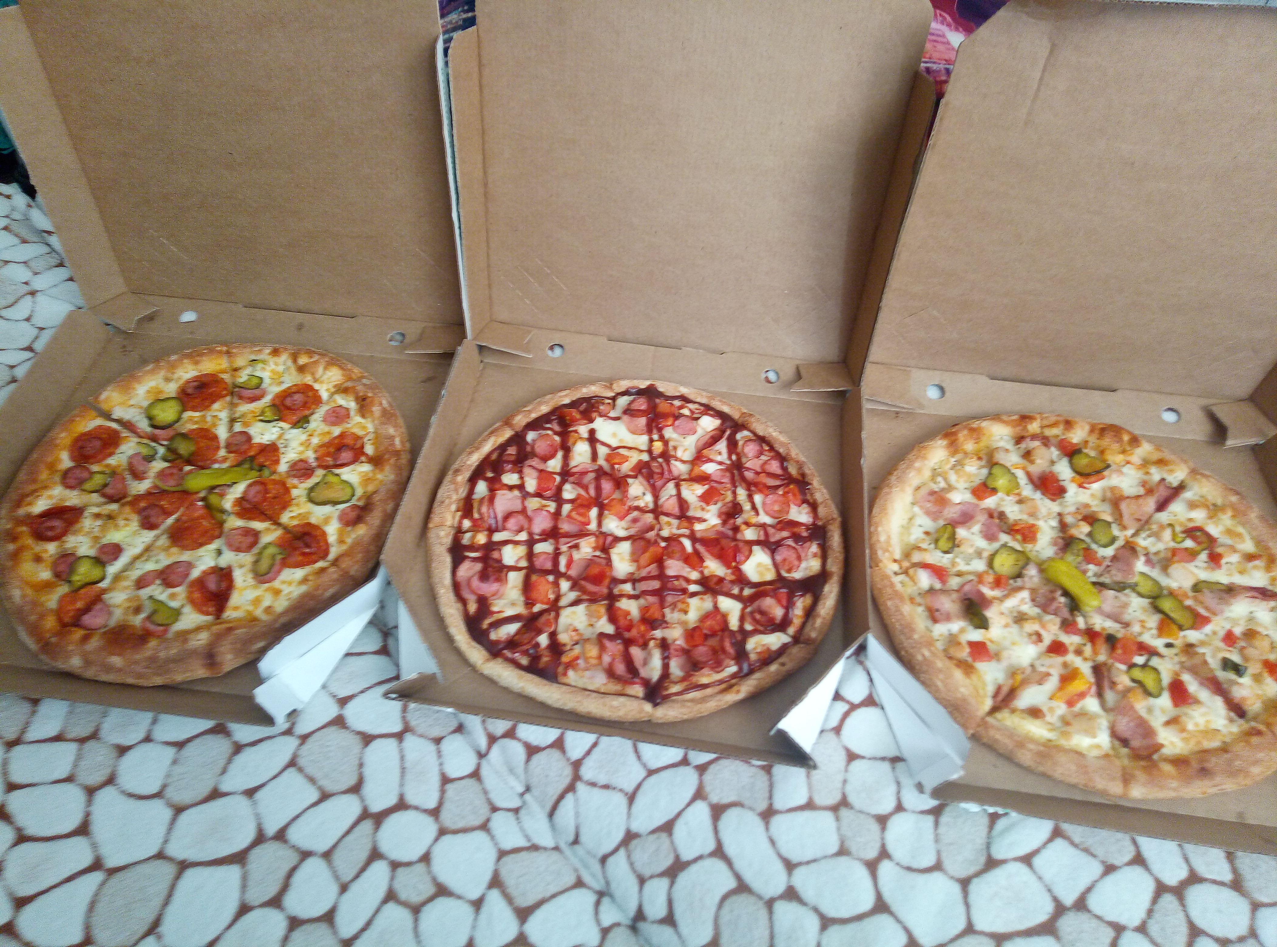 3 пиццы фото