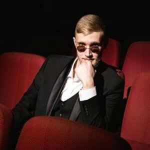Anton Mikhalev