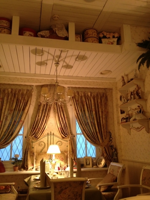 Пуппенхаус ул чаплыгина 65 1 фото. Гастрономический театр Puppen haus. Новосибирск улица Чаплыгина 65/1 Puppenhaus. Puppenhaus ул. Чаплыгина, 65/1 меню. Puppenhaus в Новосибирске