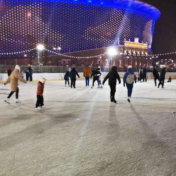 Парк хаус каток. Каток Центральный стадион Екатеринбург. Каток Арена парк Екатеринбург. Каток ЕКБ Арена парк.