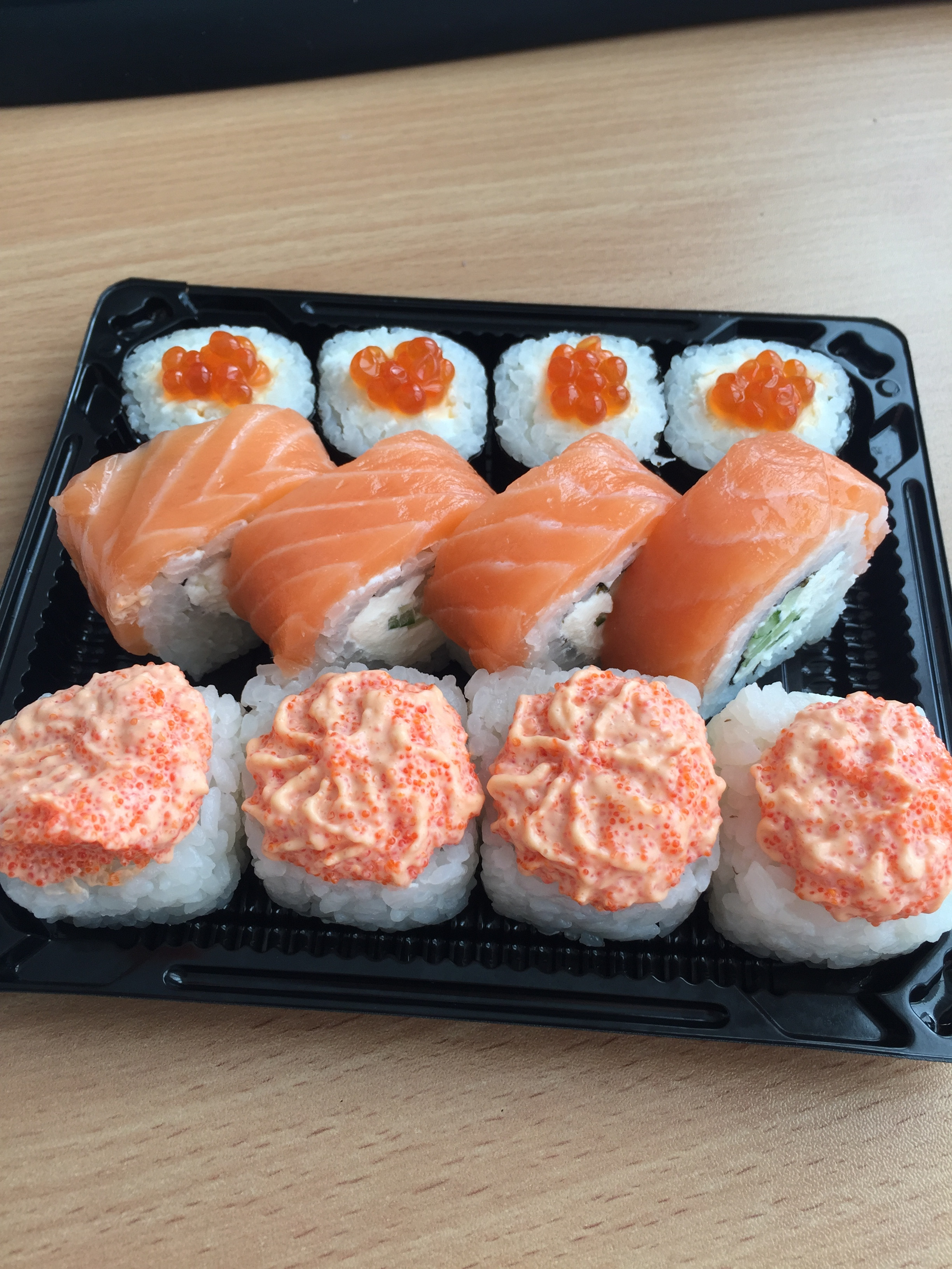 Sushi новосибирска. Суши мэйк Новосибирск. Суши Новосибирск. Суши роллы Новосибирск. Вкусные роллы в Новосибирске.