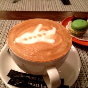 Недавно в группе (http://vk.com/sweeter_barnaul) написал, что хочу кофе с рисунком. Получил самолет!