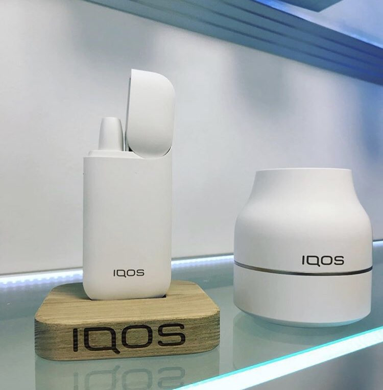 Q store. Q partner IQOS. Пепельница для стиков айкос. Пепельница айкос IQOS. POSM IQOS.