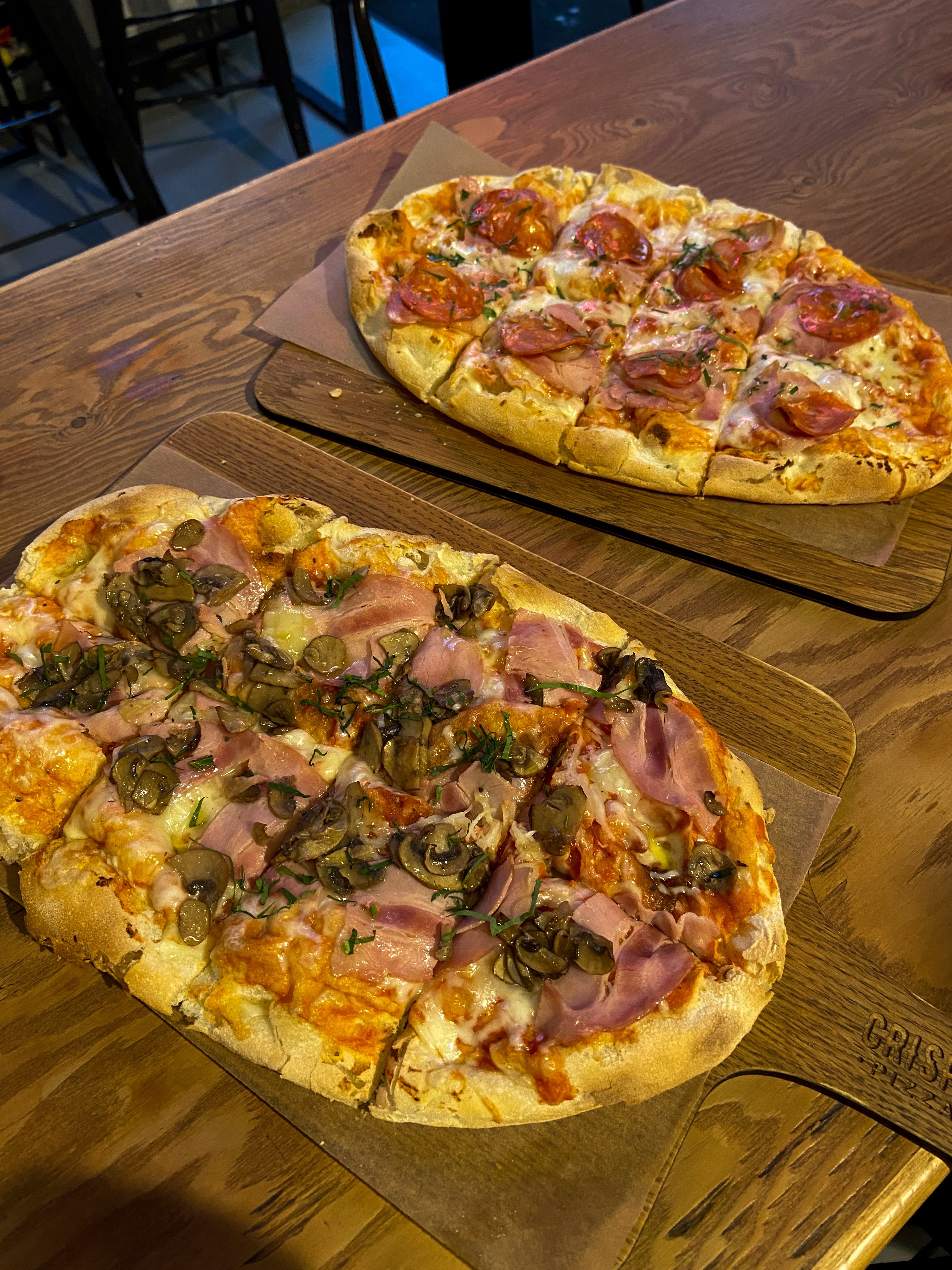 Crispy pizza. Crispy pizza Санкт-Петербург. Криспи пицца. Садовая 62 Crispy pizza. Криспи пицца доставка.