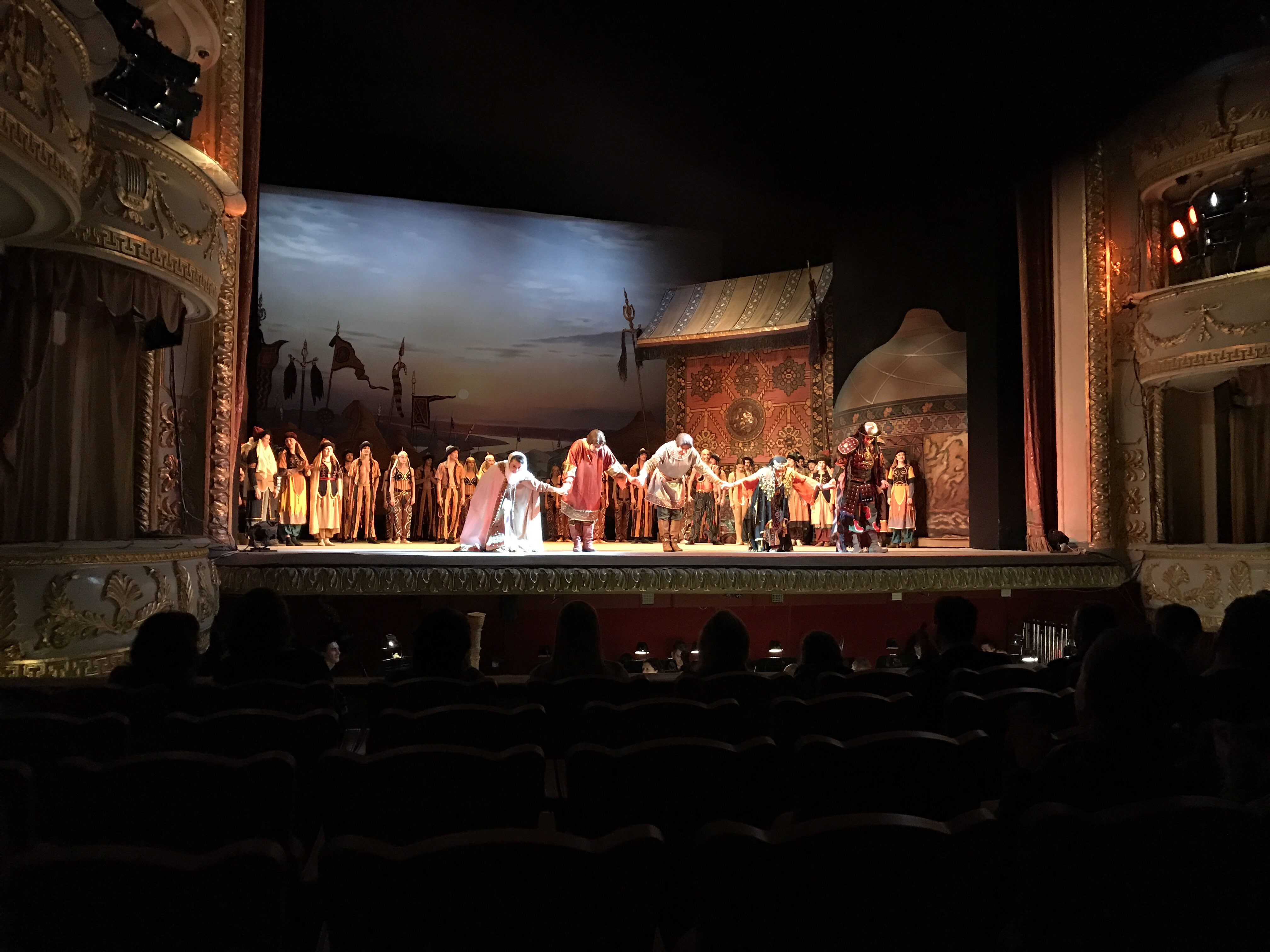 театр оперы и балета екатеринбург зал