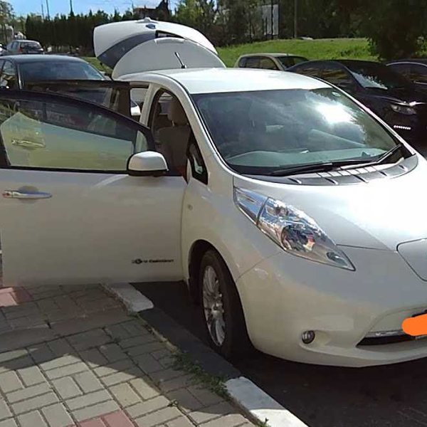 nissan leaf