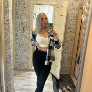 Полина Власова