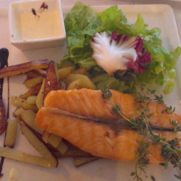рыба с картофелем по-домашнему в кафе Прованс