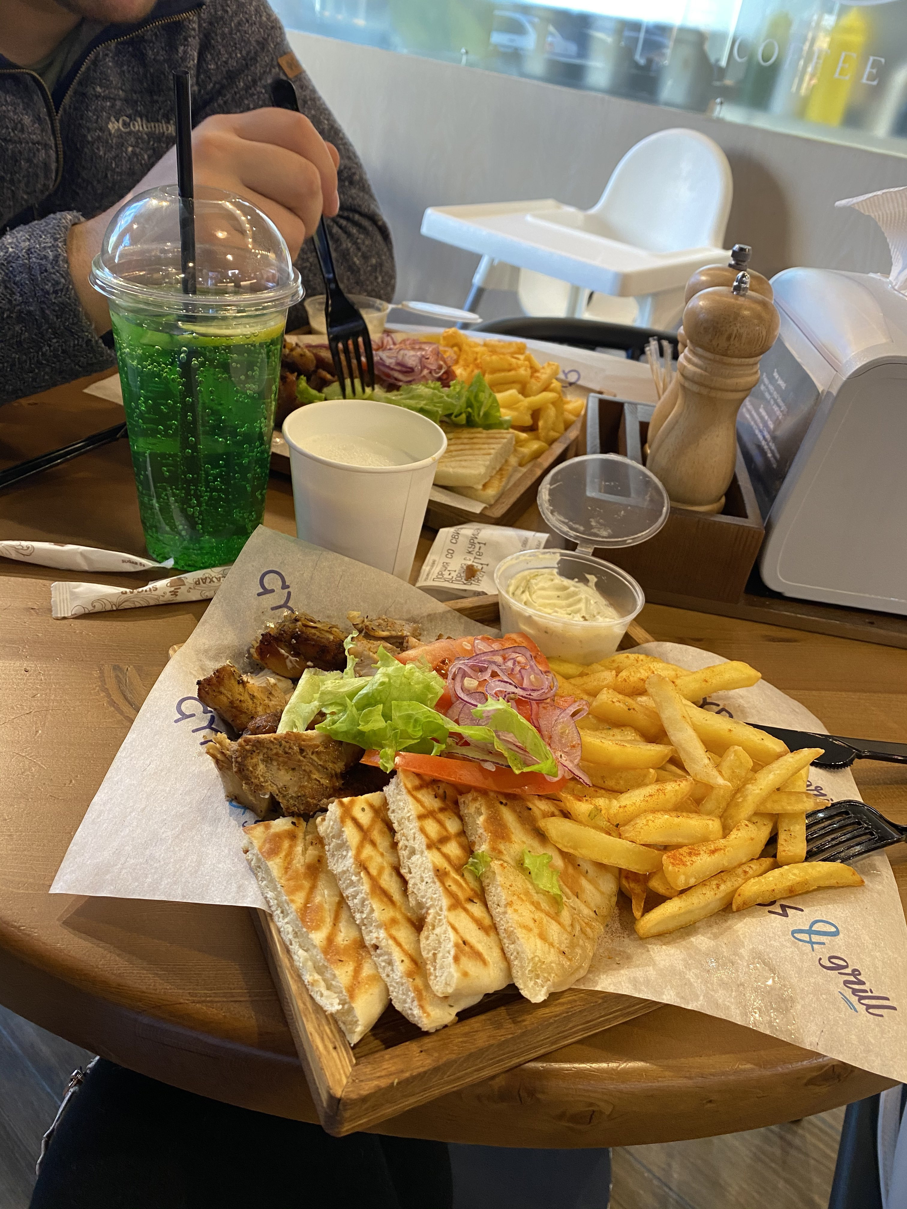 Gyros & grill, греческий ресторан в Челябинске — отзыв и оценка — Елена