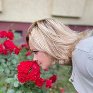 Елена Попова