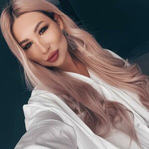 Арина Носова