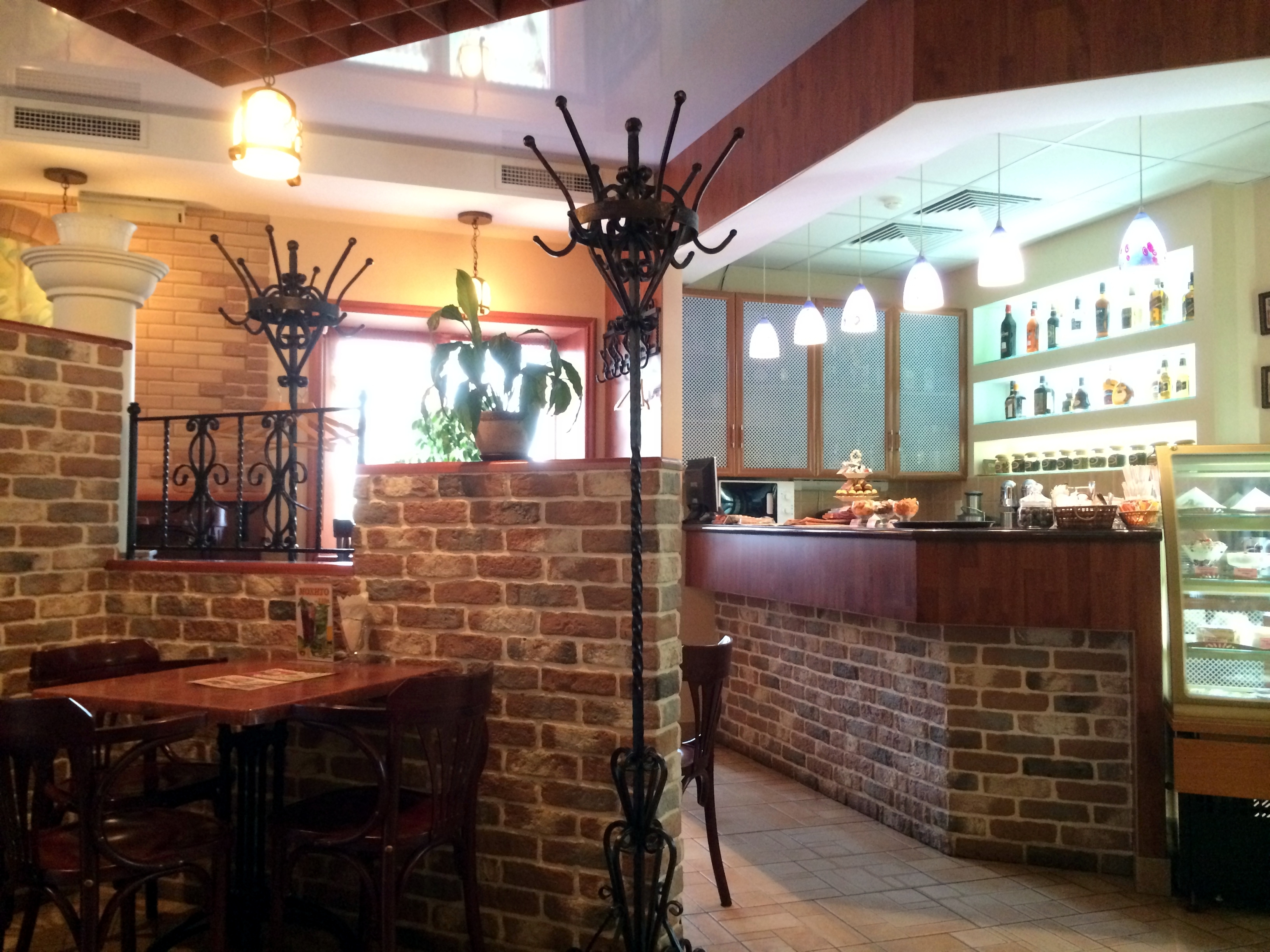 Примавера сыктывкар. Киселевск блинный дворик. Блинный дворик сыктывкар меню. Кафе блинный дворик. Примавера сыктывкар.