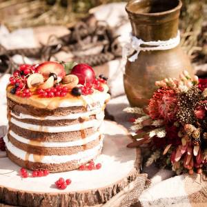 вкуснейший "открытый" тортик с очень хорошо пропитанными коржиками и свежими ягодками!
