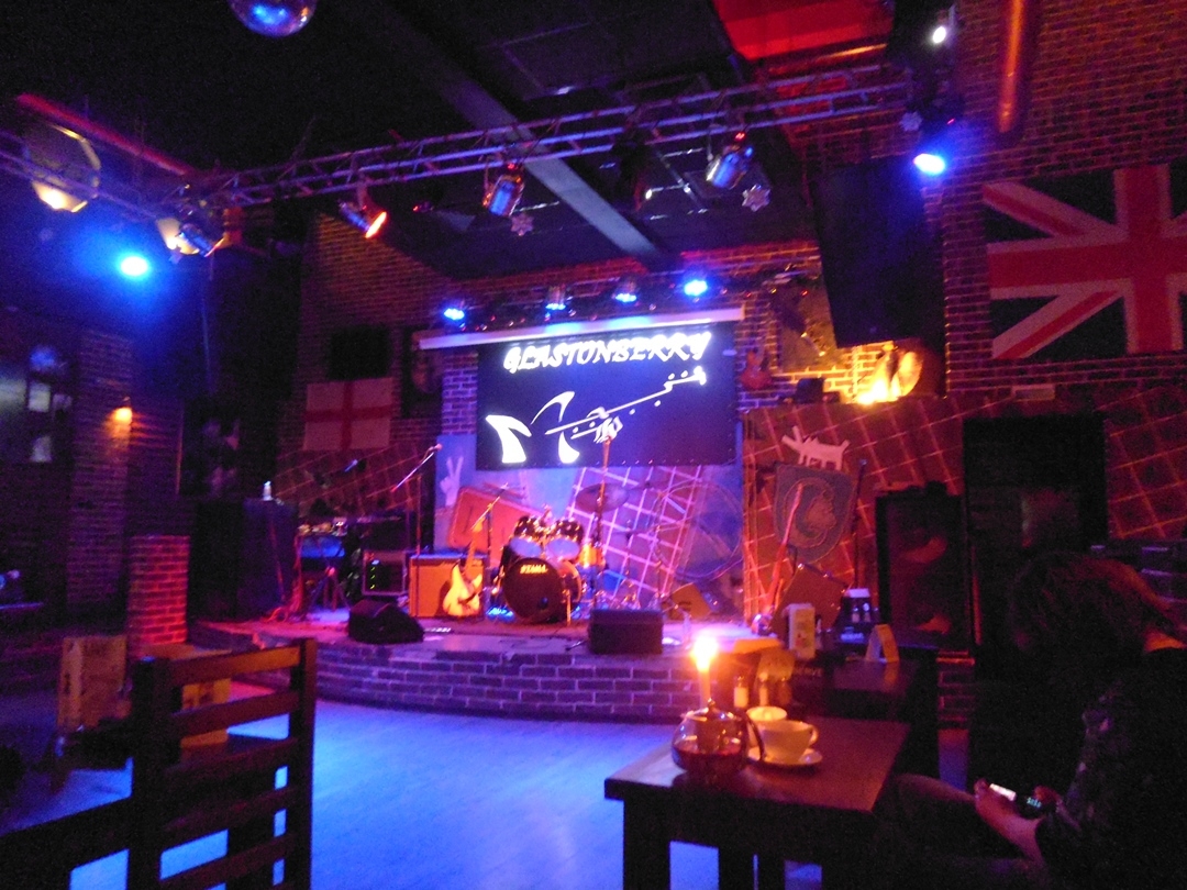 Клуб 1 1 москва. Glastonberry pub Дубровская. Glastonberry pub малый зал. Клуб Glastonberry 1-я Дубровская. Glastonberry большой зал.