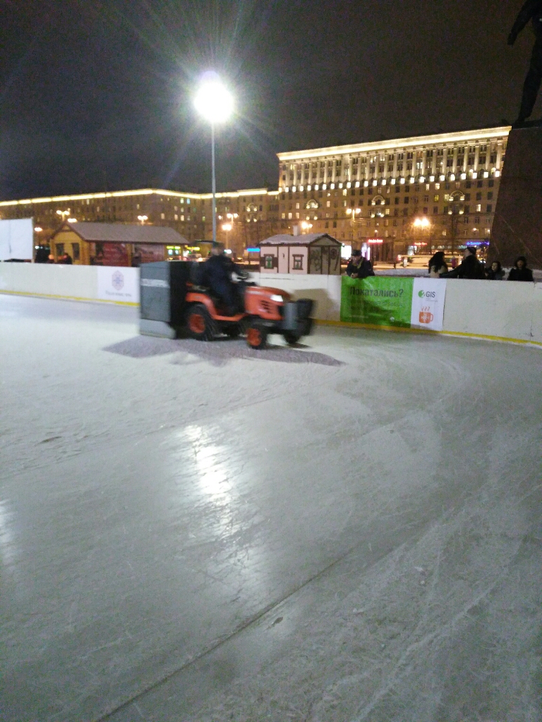 Каток в московском парке победы