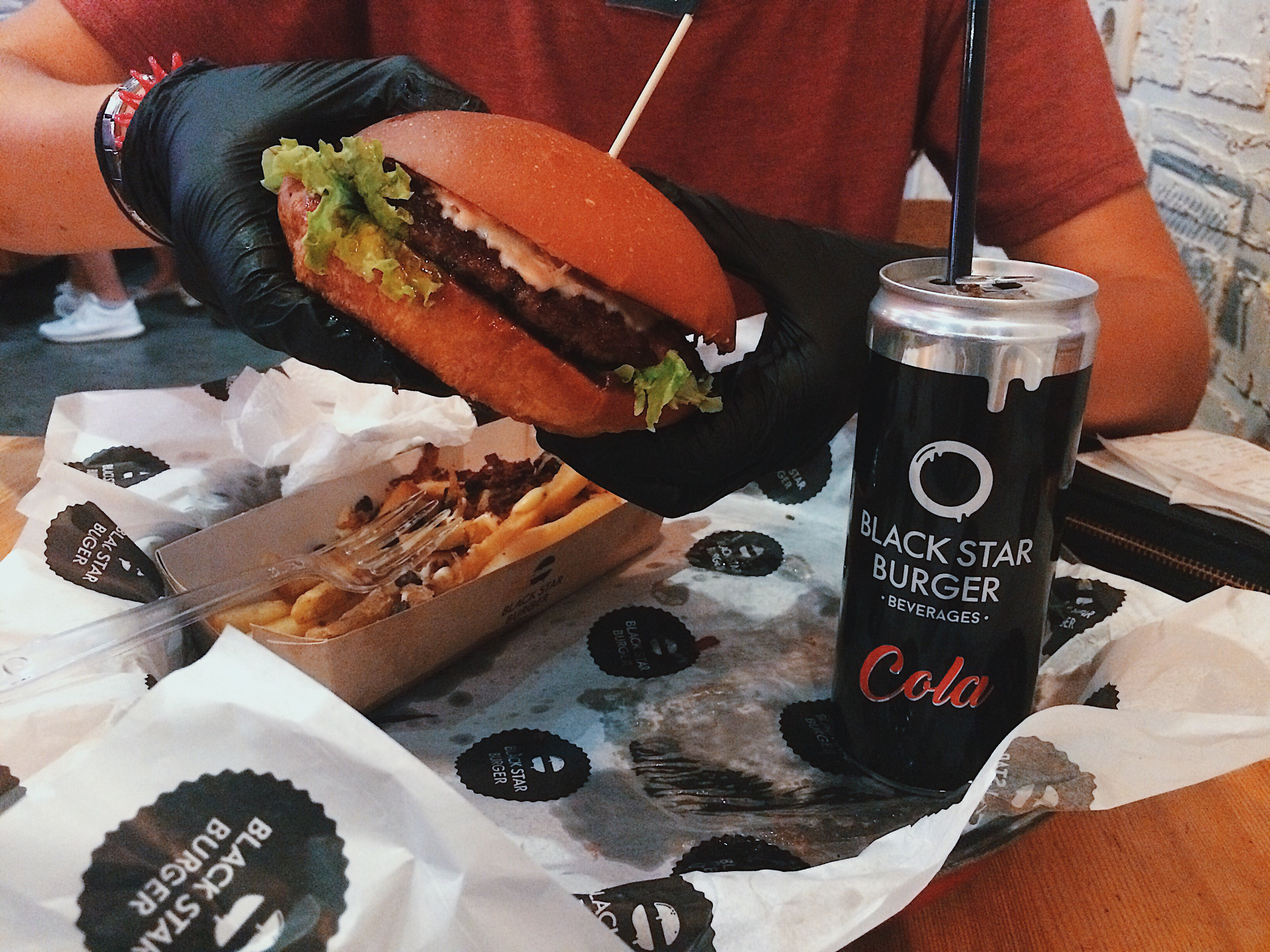 Блэк стар бургер. Black Star Burger цветной бульвар. Бургерная Блэк Стар Москва. Блэк Стар бургер Красноярск. Блэкстар Blackstar бургер Красноярск.