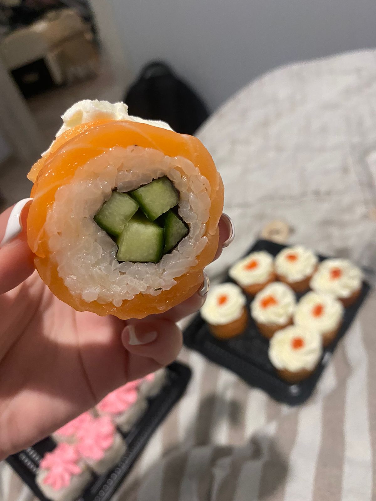 Sushi east. Суши.