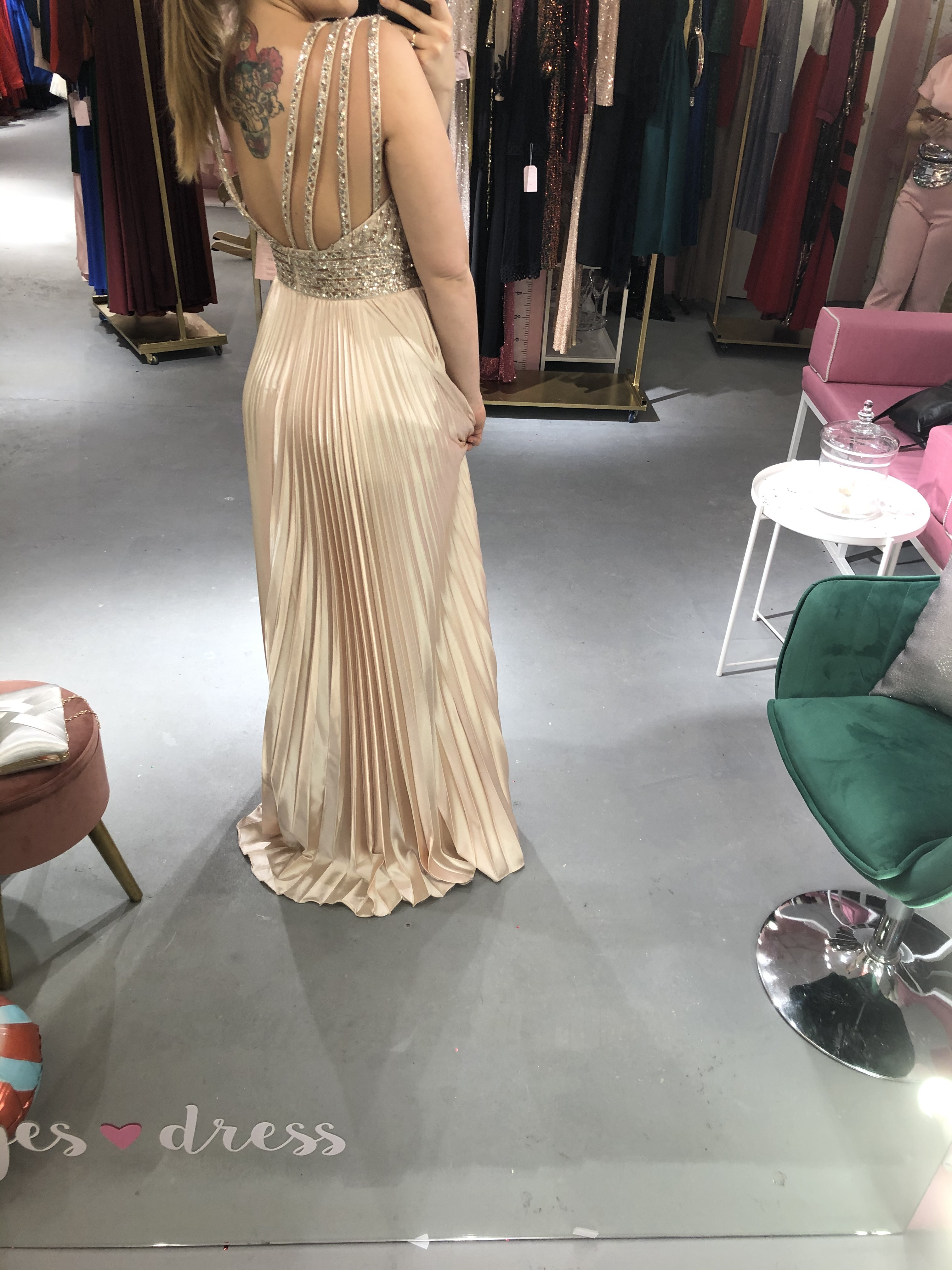 Дстрендт платья Новосибирск. YESDRESS.