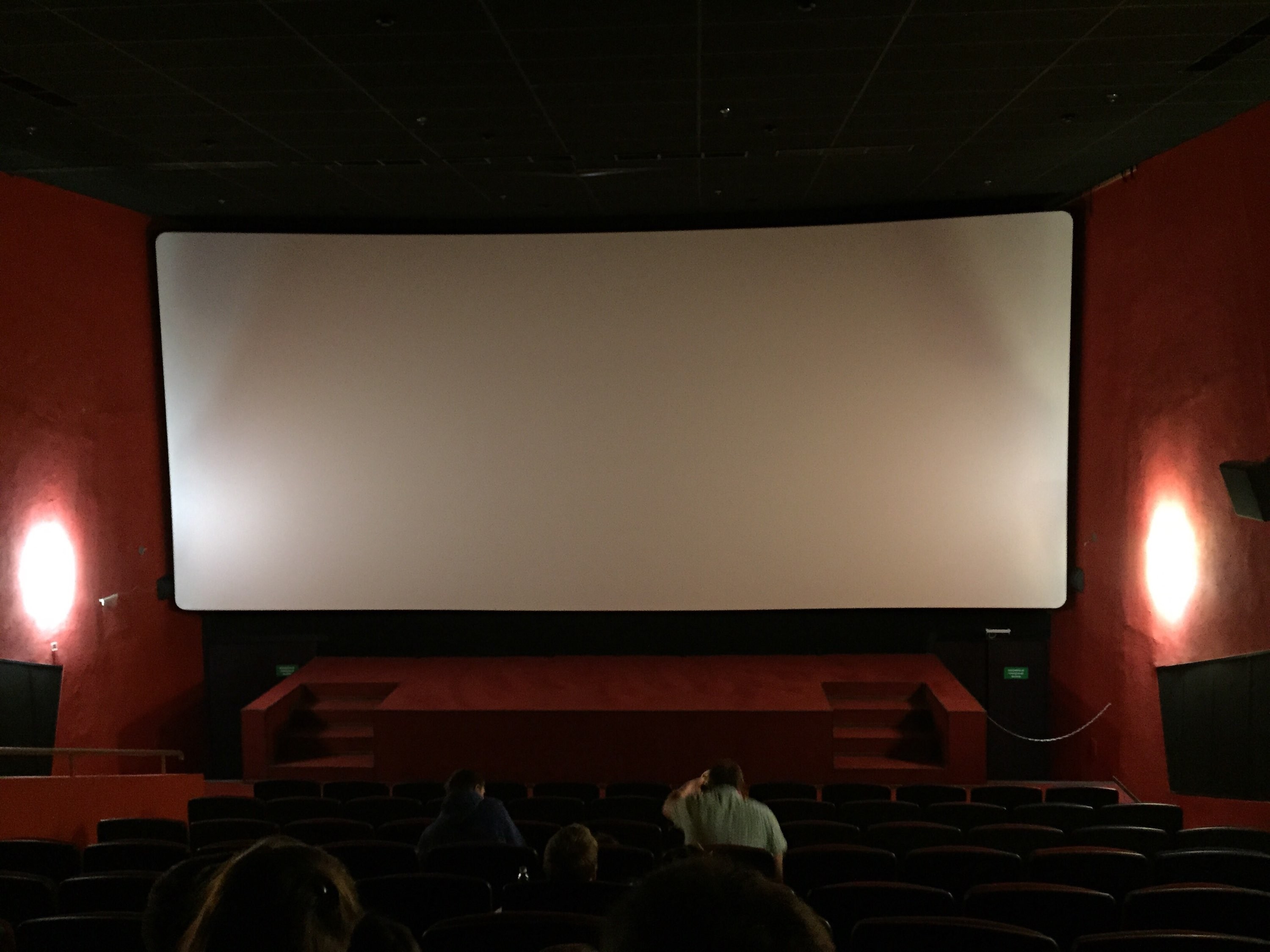 Фото экрана в кинотеатре