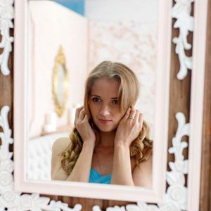Анна Власова