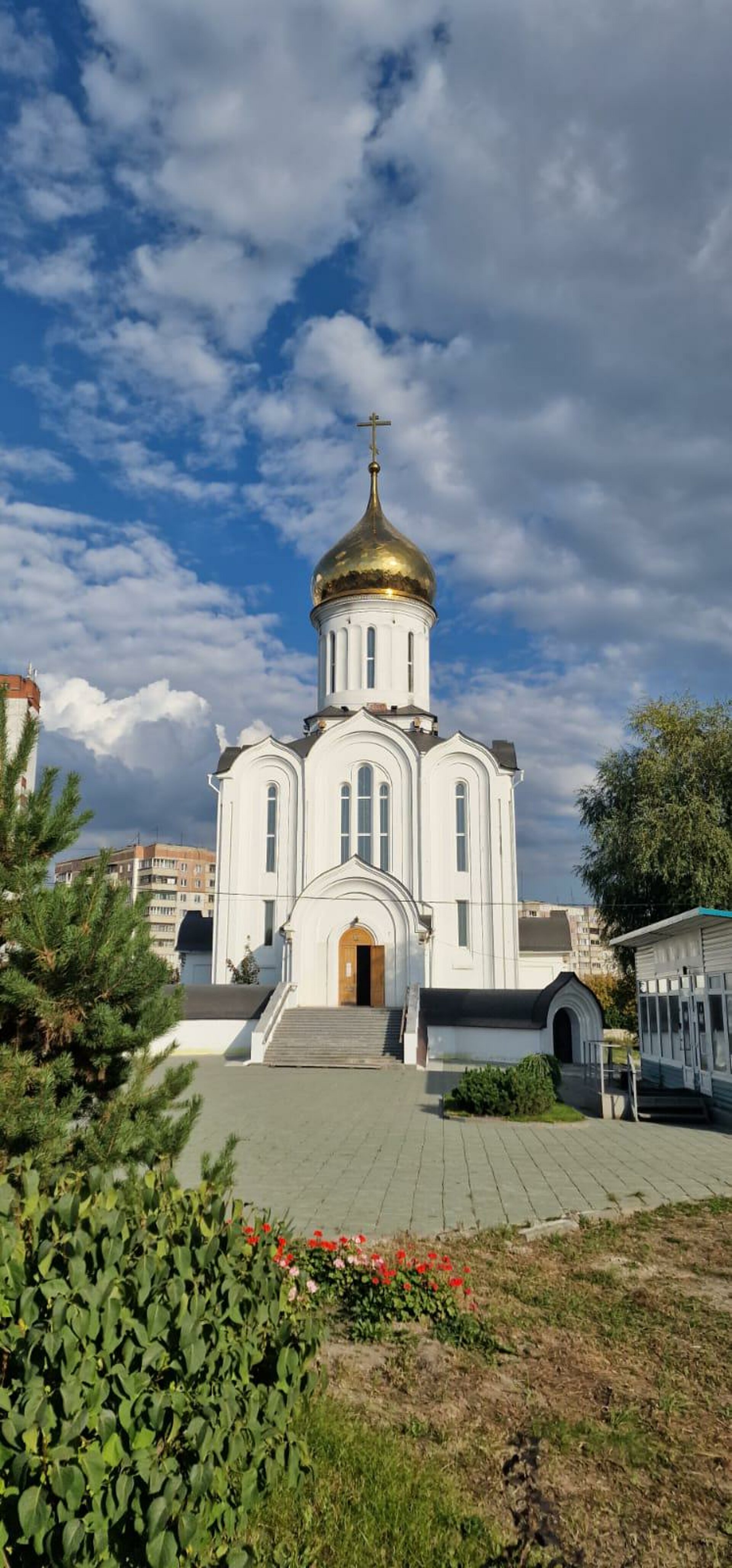 Храм в честь Святых Новомучеников и Исповедников Российских, Епархиальный  мужской монастырь в честь Святых Новомучеников и Исповедников Российских,  улица Немировича-Данченко, 120/1, Новосибирск — 2ГИС