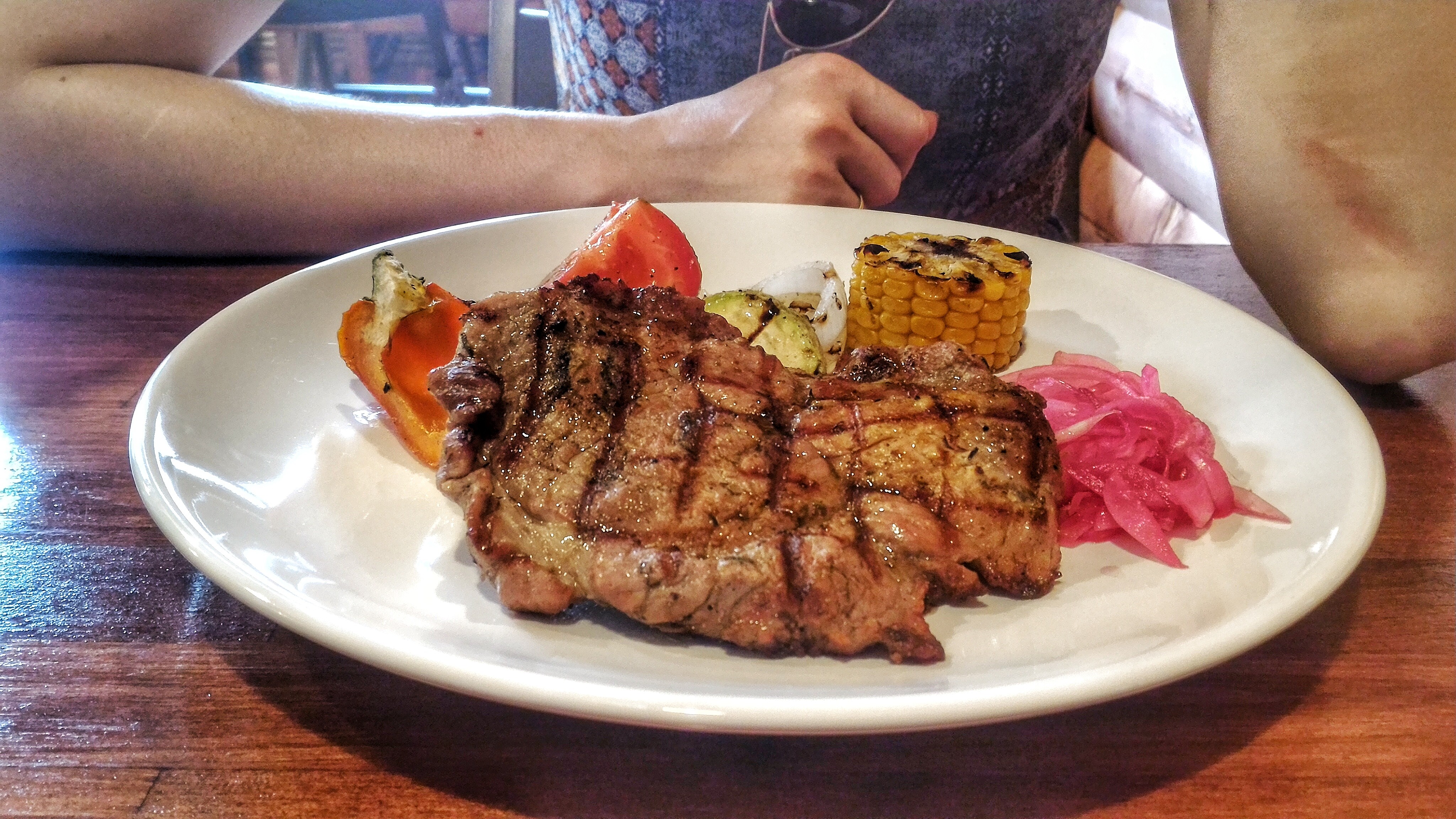 Steak master. Стейк в кафе. Стейк в Новосибирске. Стейк мастер. Гриль стейк мастер.