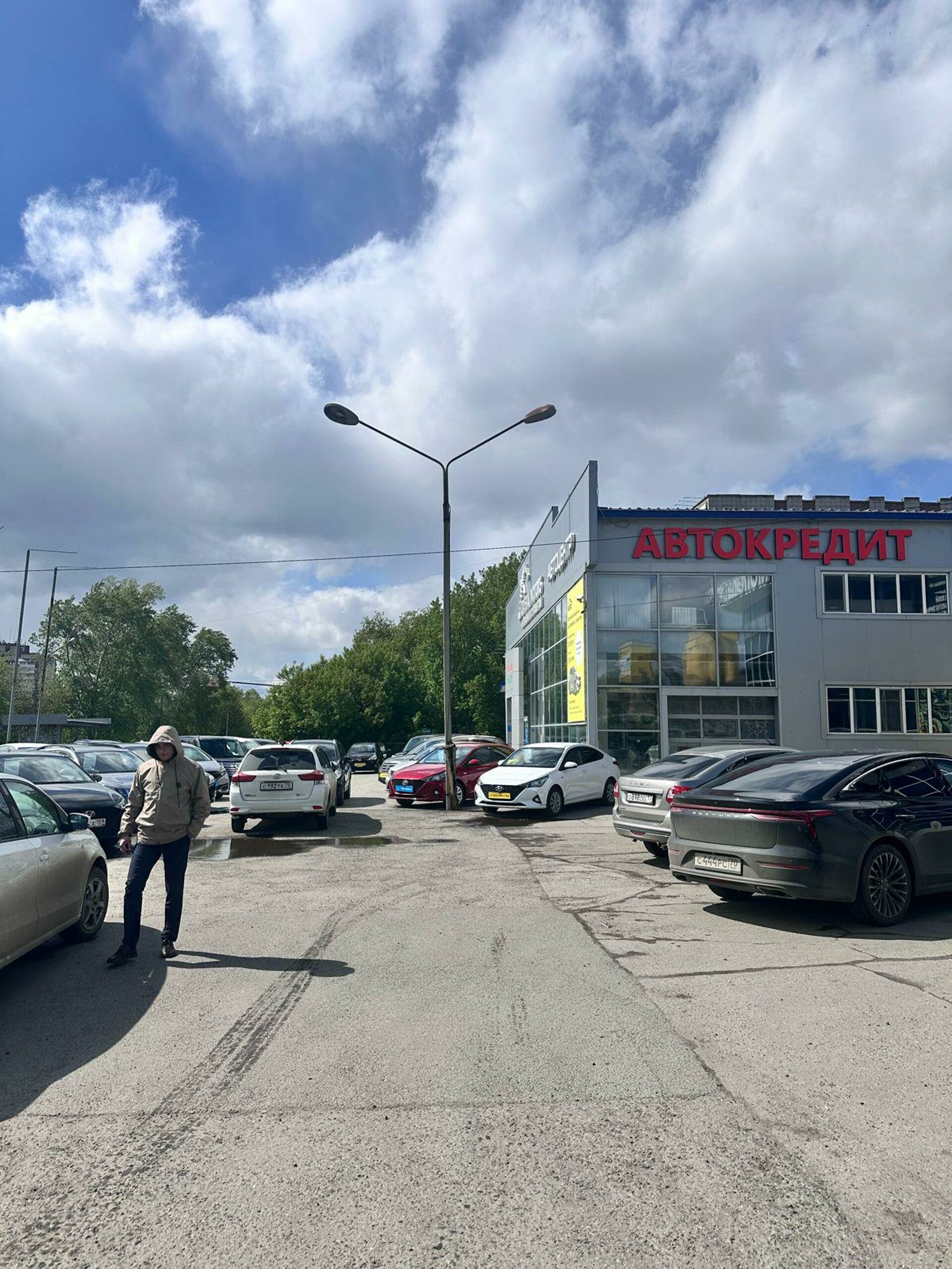 Crystal Motors, автосалон по продаже проверенных автомобилей с пробегом,  улица Смирнова, 5и, Томск — 2ГИС