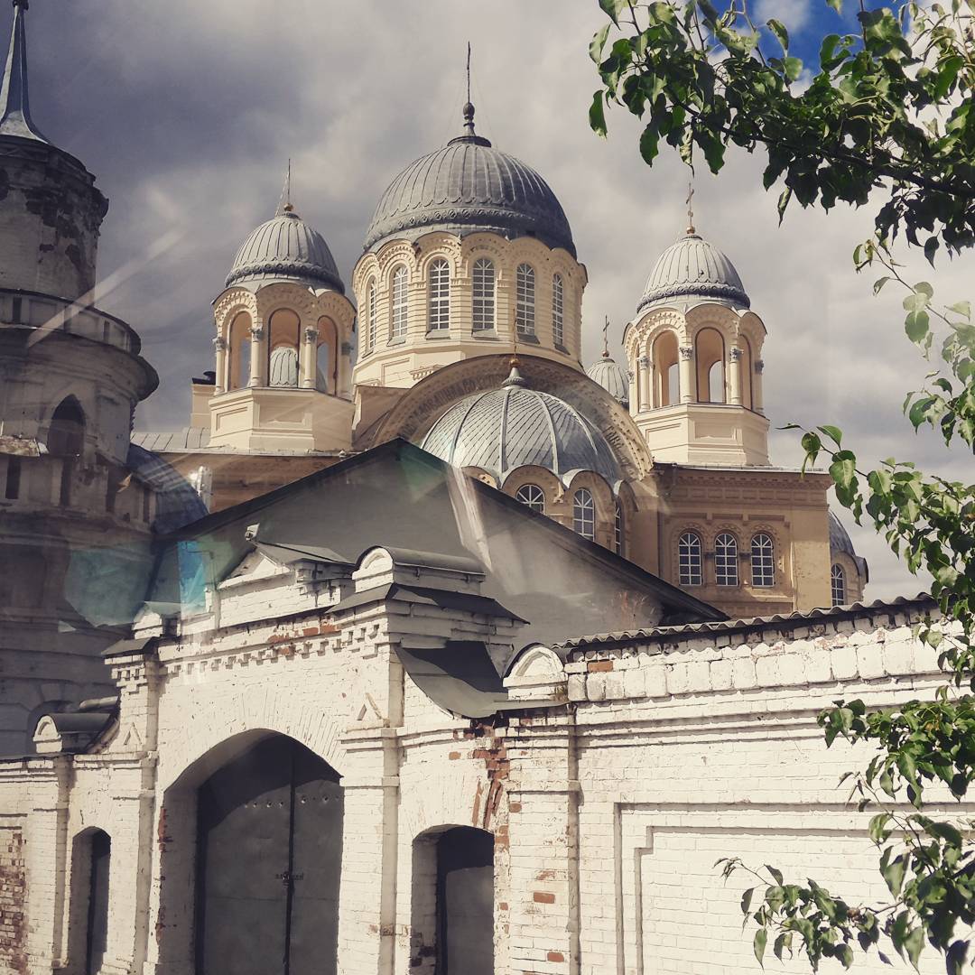 Торжок город. Тур-урал екатеринбург. Туристическая компания урал. Тур урал ул азина 22 4 отзывы. Архиерейский дом в суздале.