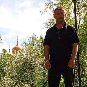 Vladimir Tikhomirov