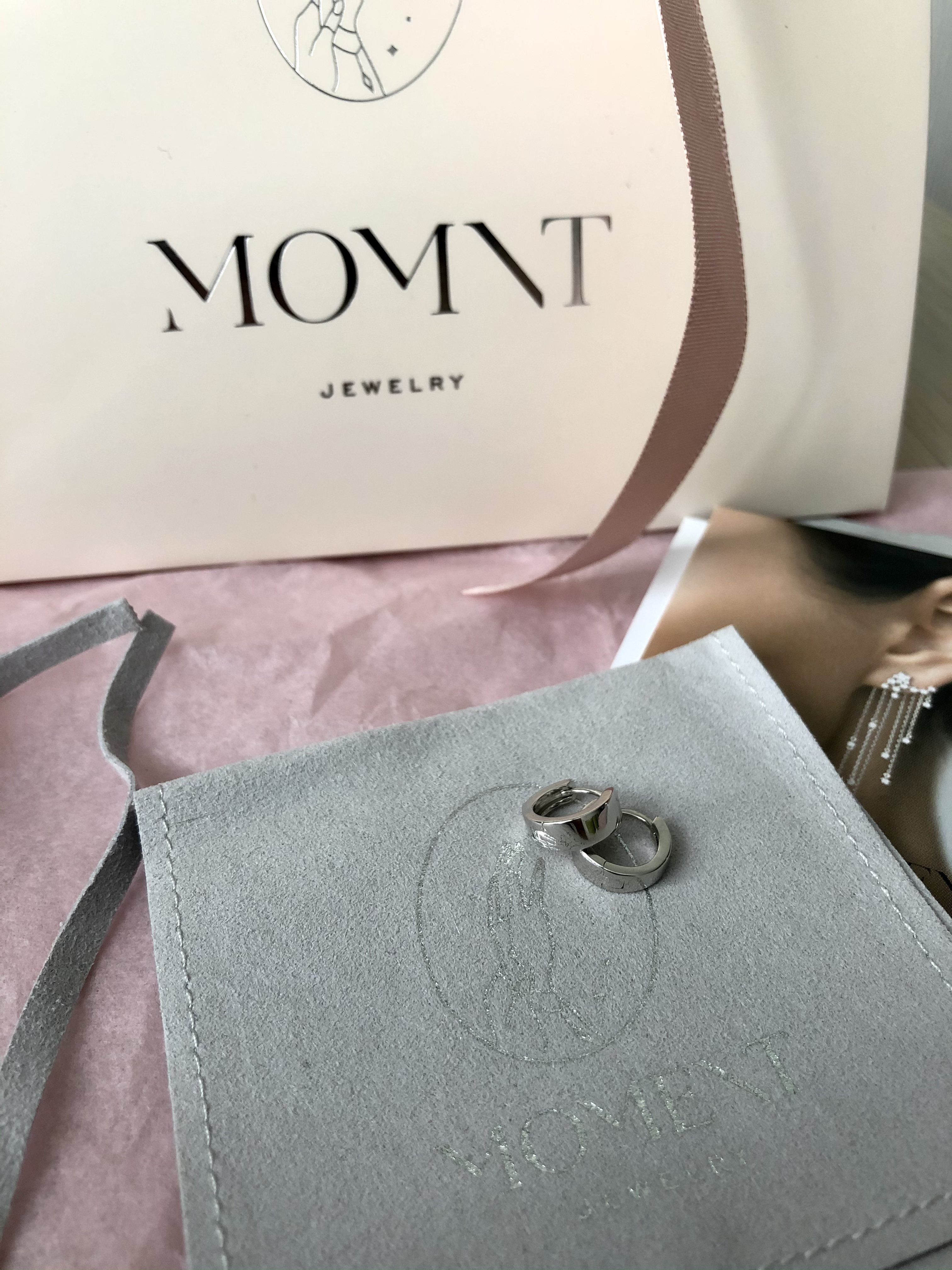 Momnt. Ювелирный moment. Moment ювелирные украшения отзывы. Мешок от Соколов. Moment Jewelry цена.