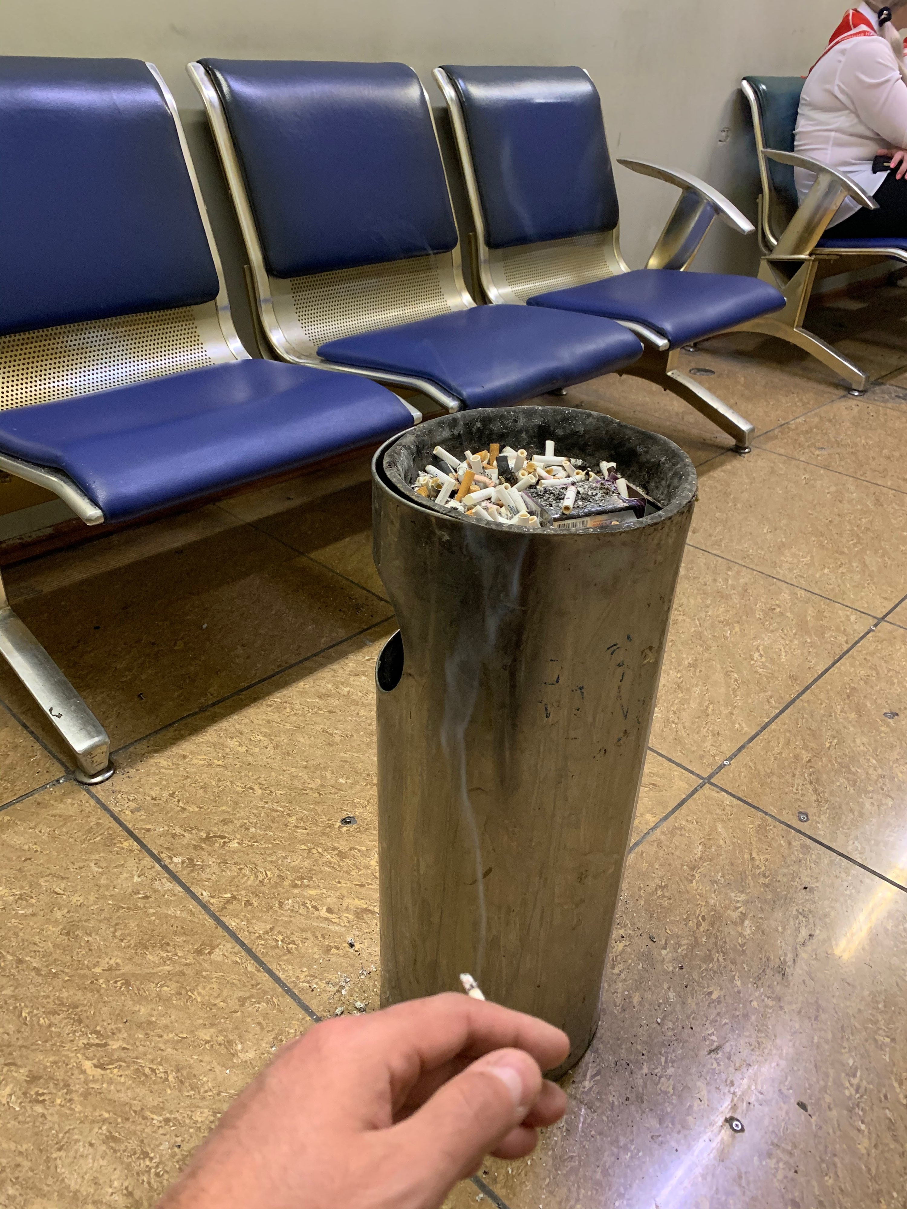 место для курения аэропорт