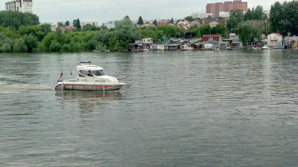 Речфлот ул добролюбова 2б отзывы. Добролюбова 2б Новосибирск Речфлот. Речные прогулки Дзержинск. Теплоход Добролюбов. Дедовск улица набережная Речфлота