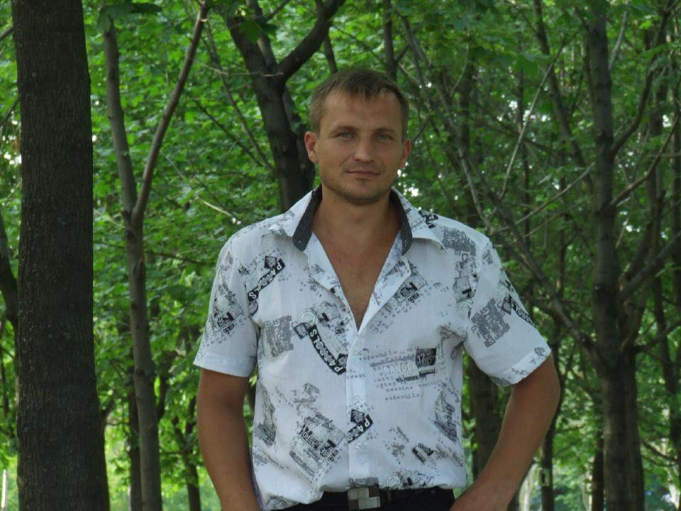 Сайт знакомств для серьезных отношений в крыму. Обычный мужчина. Фотографии обычных мужчин. Фото мужчин реальных. Красивый парень 35 лет.