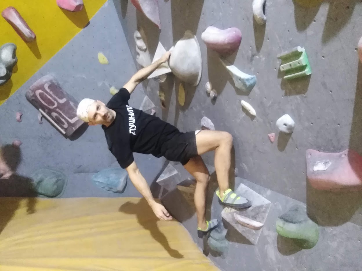 Rock climbing leg falling off incident