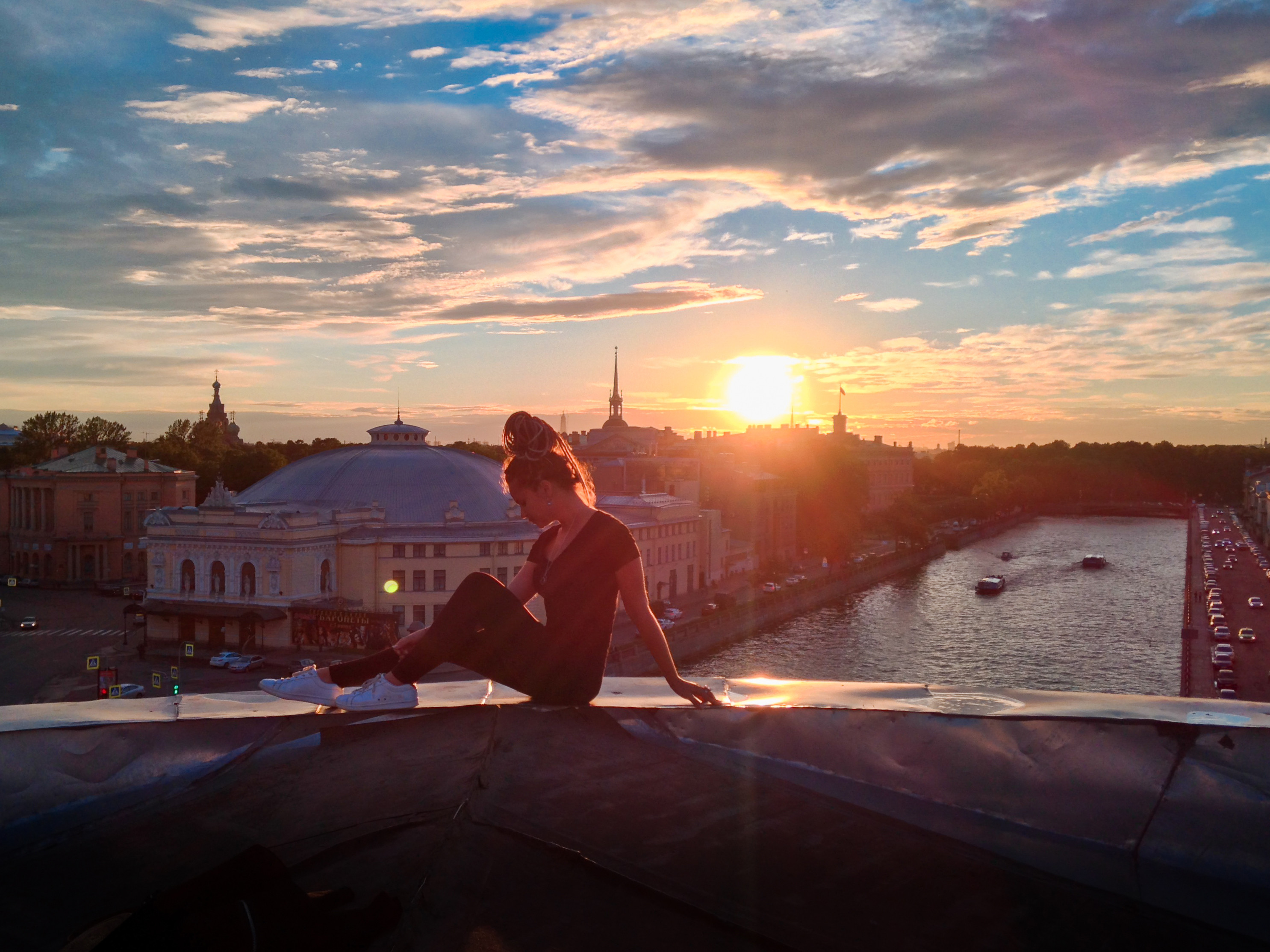 Фото девушек петербурга. Красивые девушки Санкт-Петербурга. На крыше. Питерские крыши.