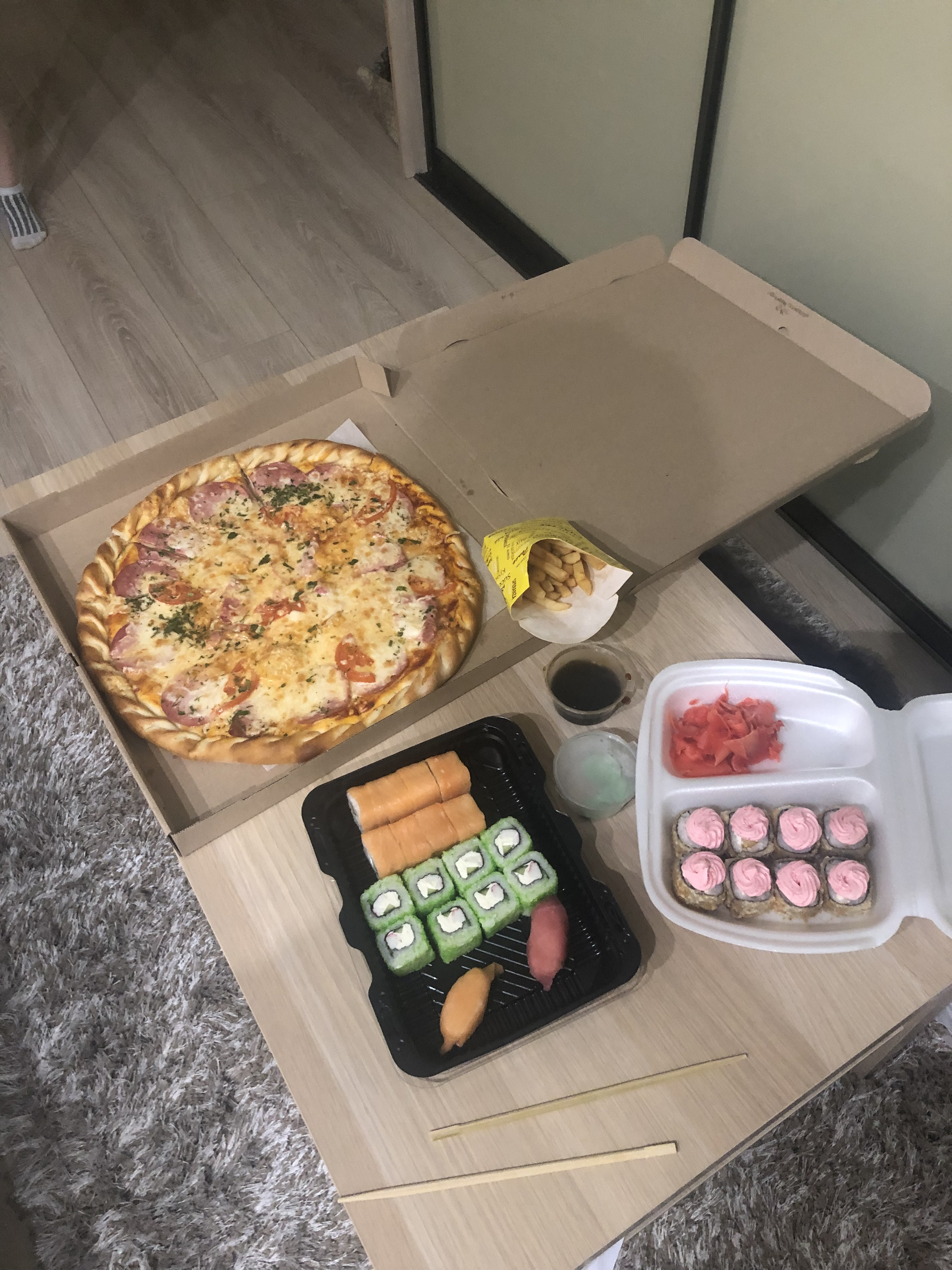 Вкусно тюмень. Итал пицца Тюмень Одесская 9. Гостиница pizza Тюмень.