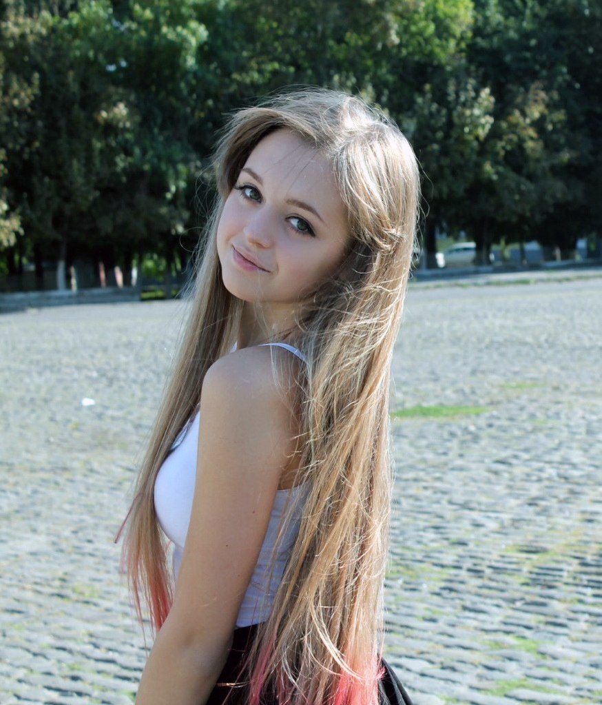 Юные 18 ти. Красивые девушки подростки. Красивая русская девушка 15 лет.
