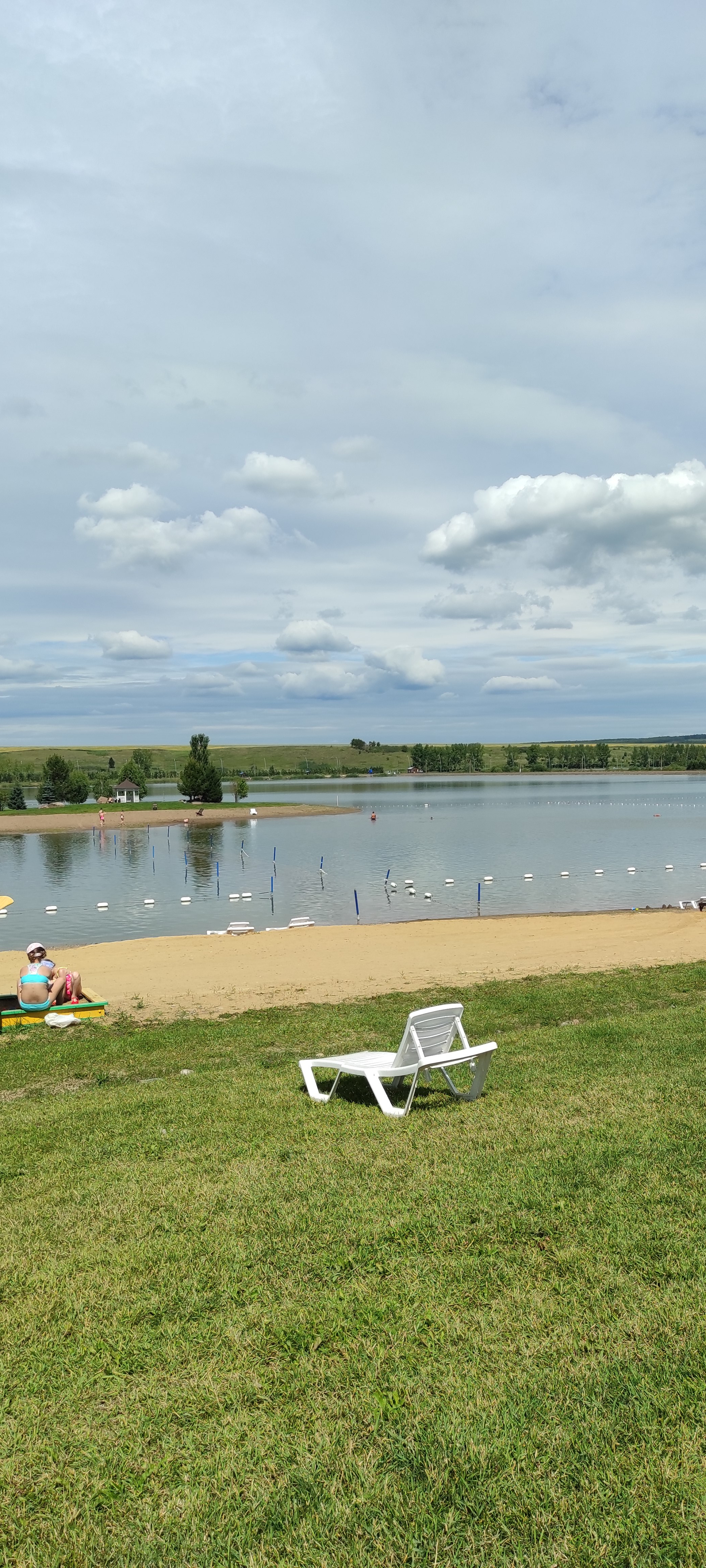 Озеро-парк Емельяновское. Озеро парк Октябрьский Красноярск. Озеро Лукино Красноярск.