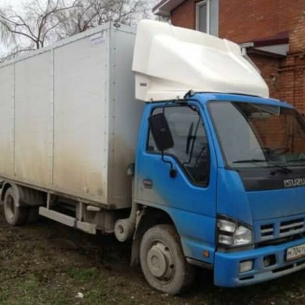 Исузу nqr75. Isuzu nqr75. Исудзу Грузовики NQR 75. Обтекатель на Исузу nqr75. Исузу НКР 75.