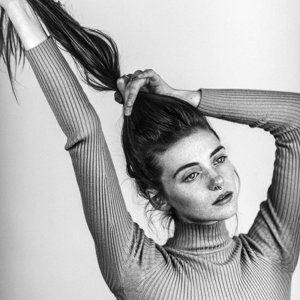 Elza Akhatova