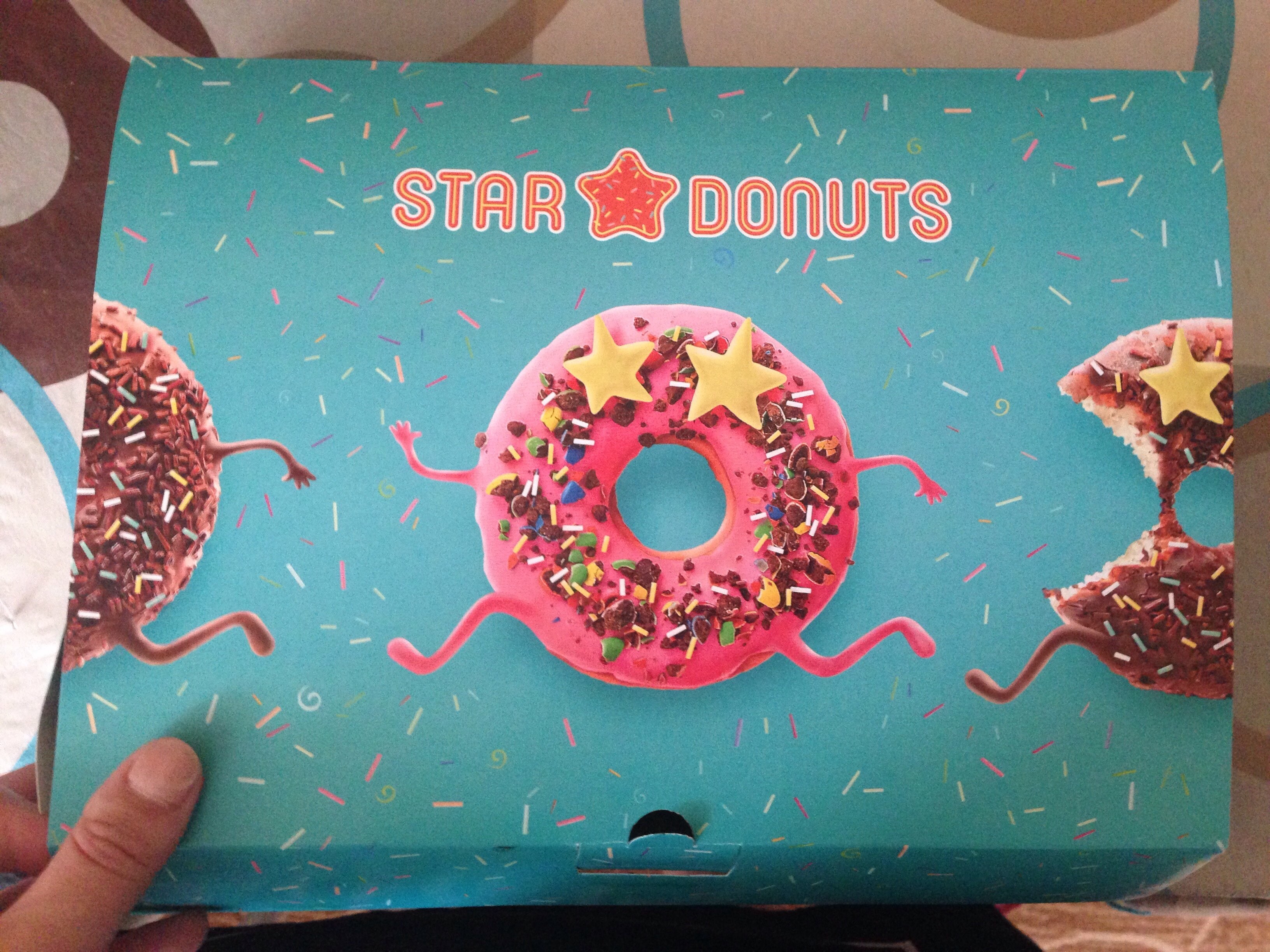 Star donuts. Пончики ЕКБ. Пончик звезда. Star Donuts Екатеринбург. Stardonuts картинка коробки.