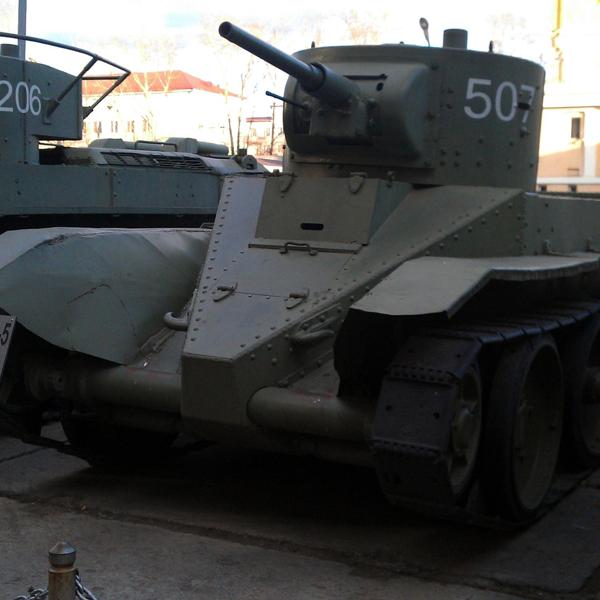 Экспозиция старых танков в Чите